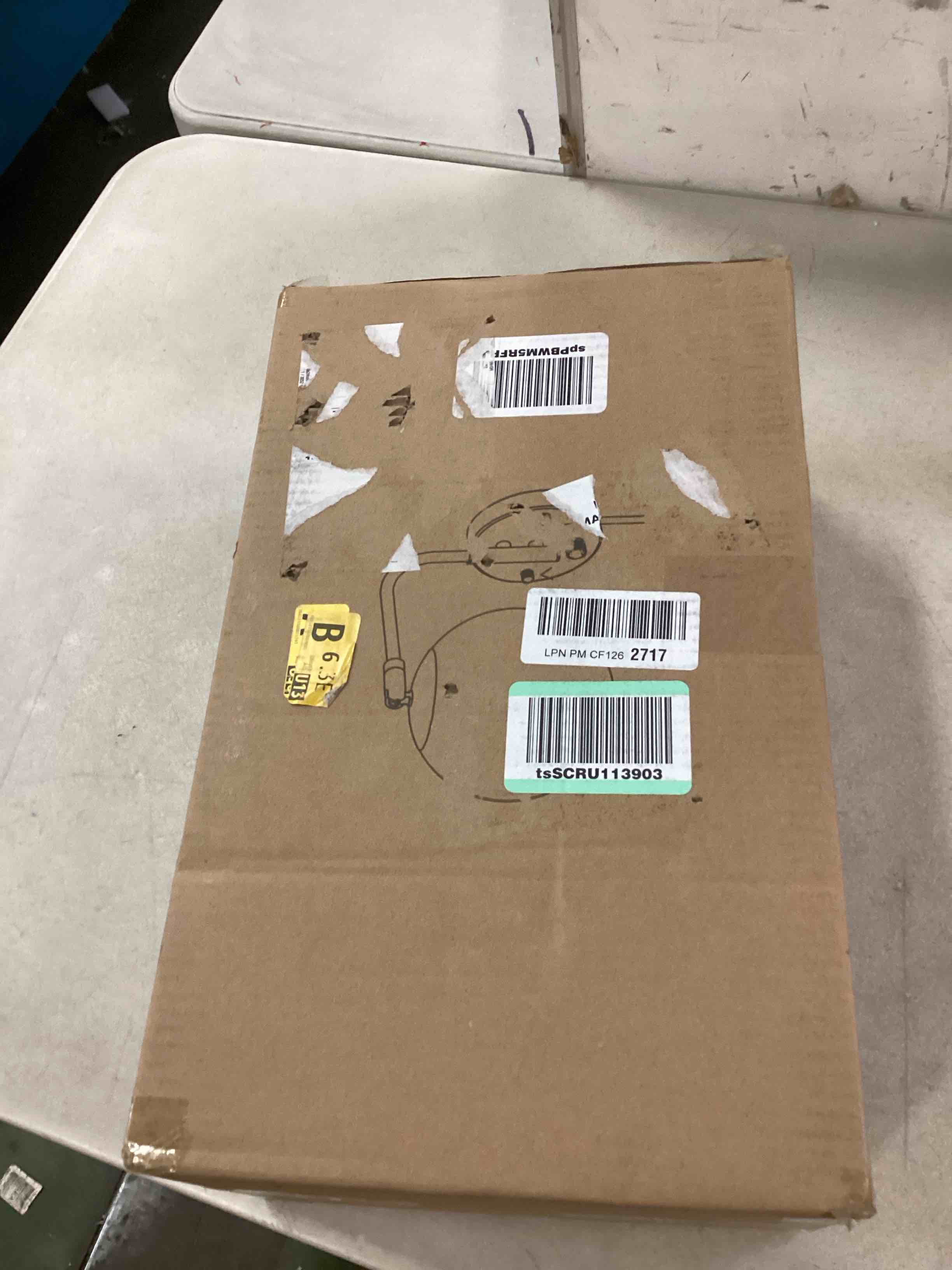 https://s3.amazonaws.com/lotting-images-prod/bidfta/YEL6296058_1712685962855.jpeg