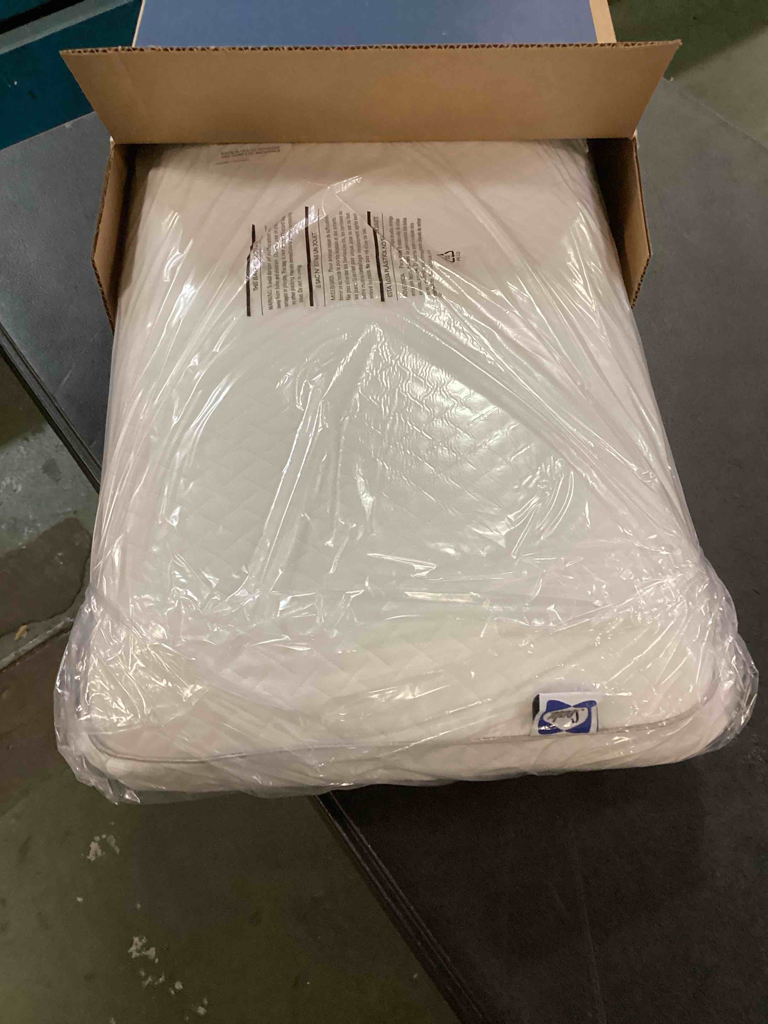 https://s3.amazonaws.com/lotting-images-prod/bidfta/YEL6296297_1712850826932.jpeg