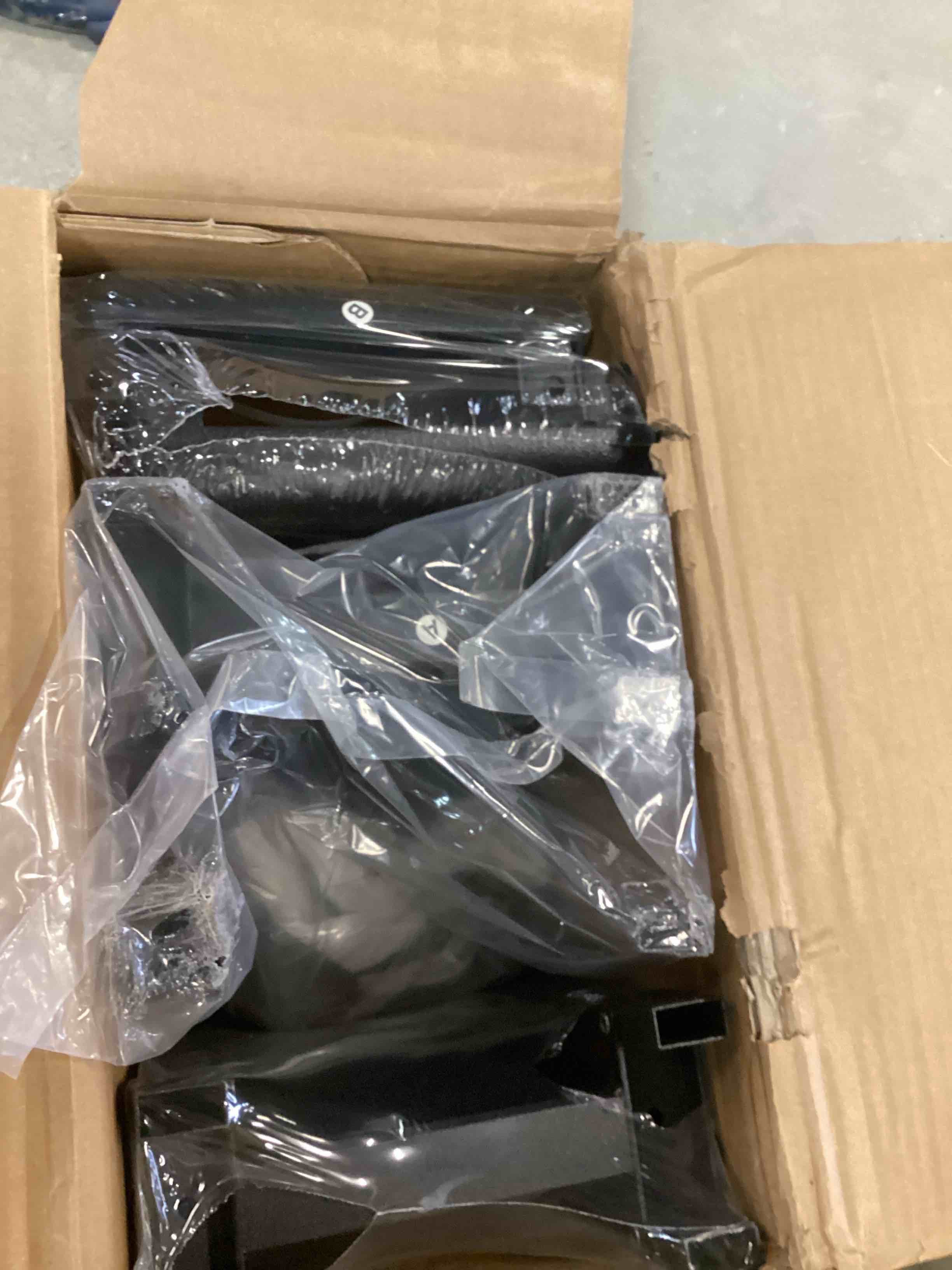 https://s3.amazonaws.com/lotting-images-prod/bidfta/YEL6296952_1713371753175.jpeg