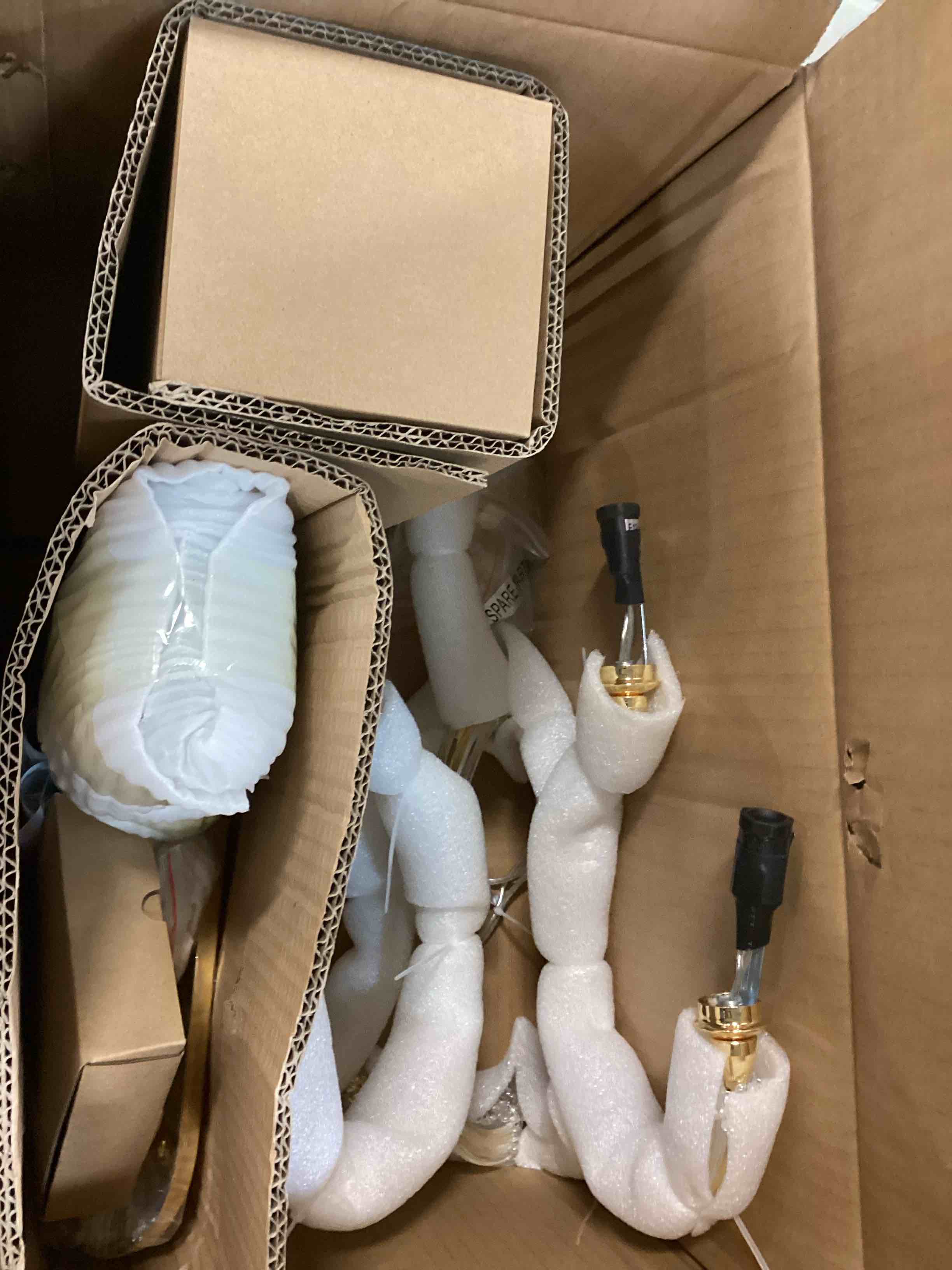 https://s3.amazonaws.com/lotting-images-prod/bidfta/YEL6297307_1713791105827.jpeg