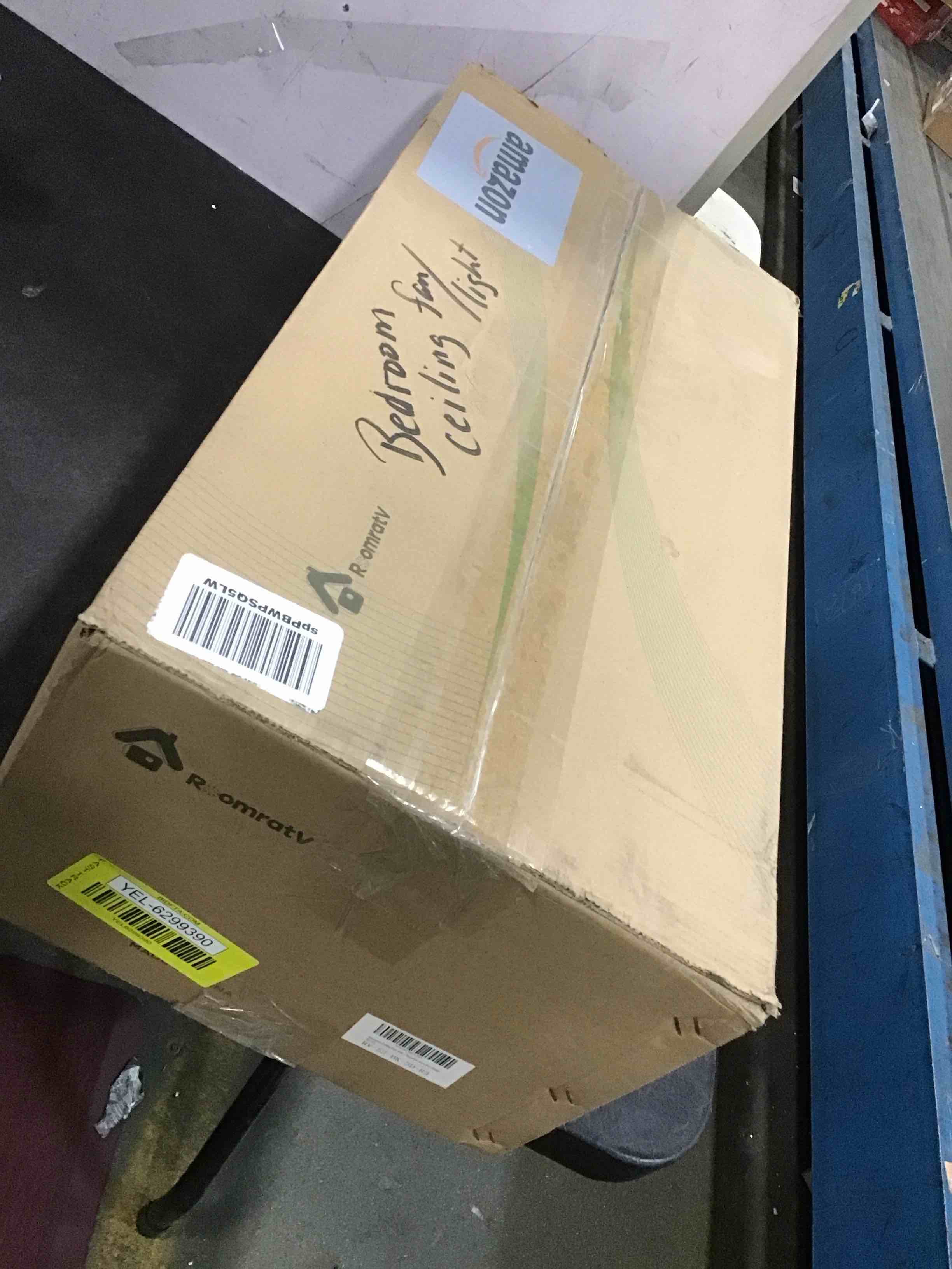 https://s3.amazonaws.com/lotting-images-prod/bidfta/YEL6299390_1712749033148.jpeg