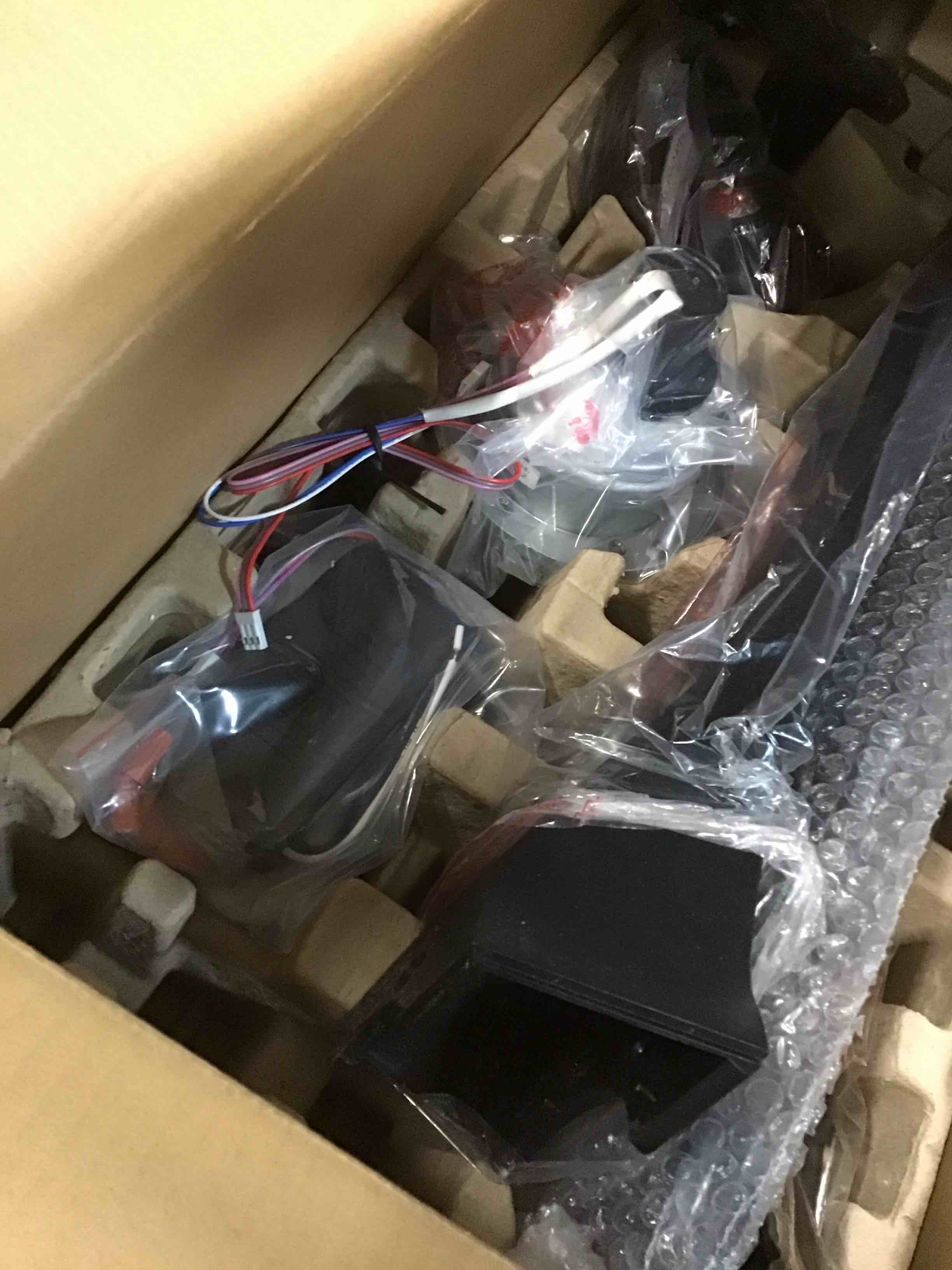 https://s3.amazonaws.com/lotting-images-prod/bidfta/YEL6299390_1712749066836.jpeg