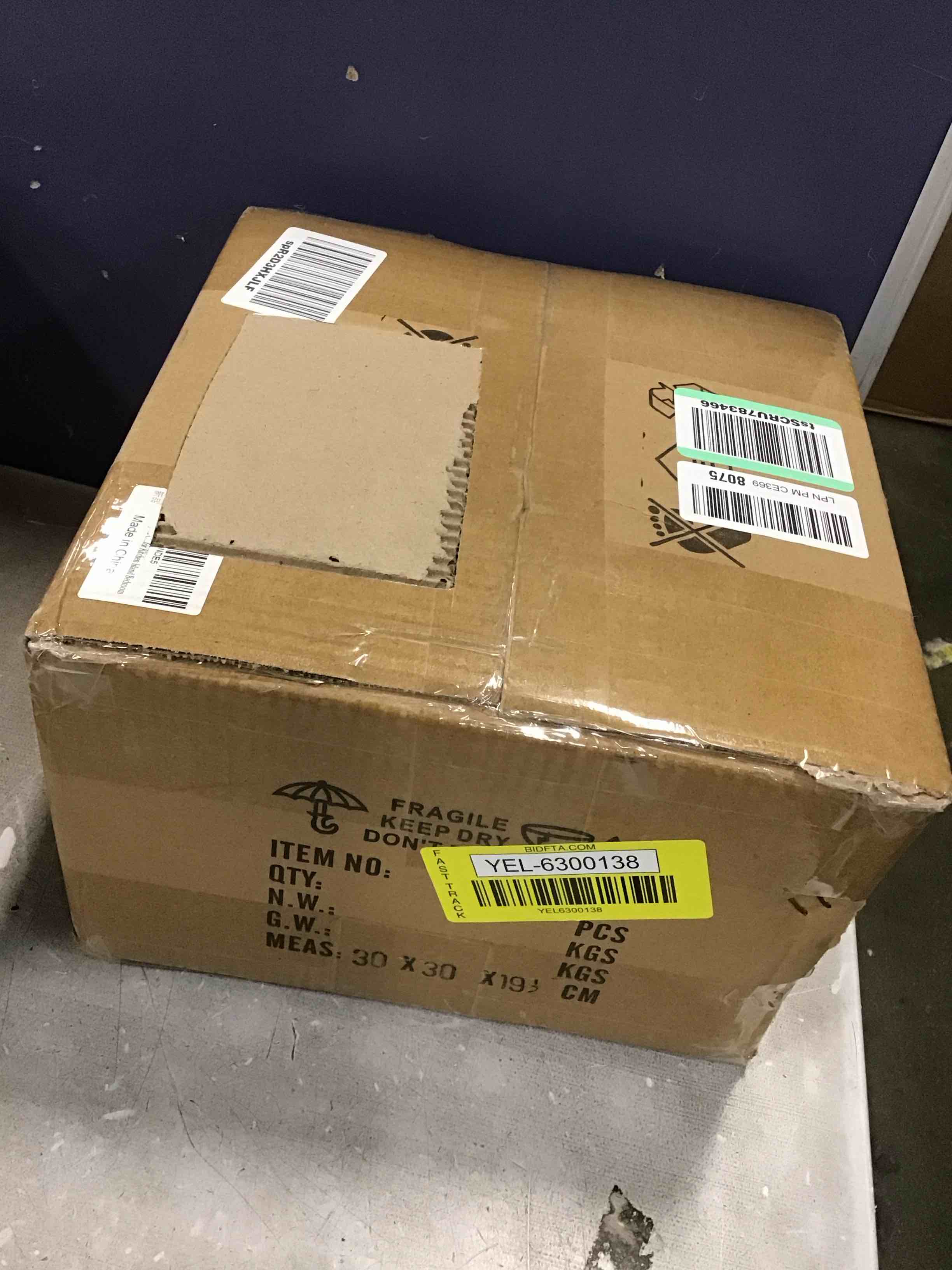 https://s3.amazonaws.com/lotting-images-prod/bidfta/YEL6300138_1713280585943.jpeg