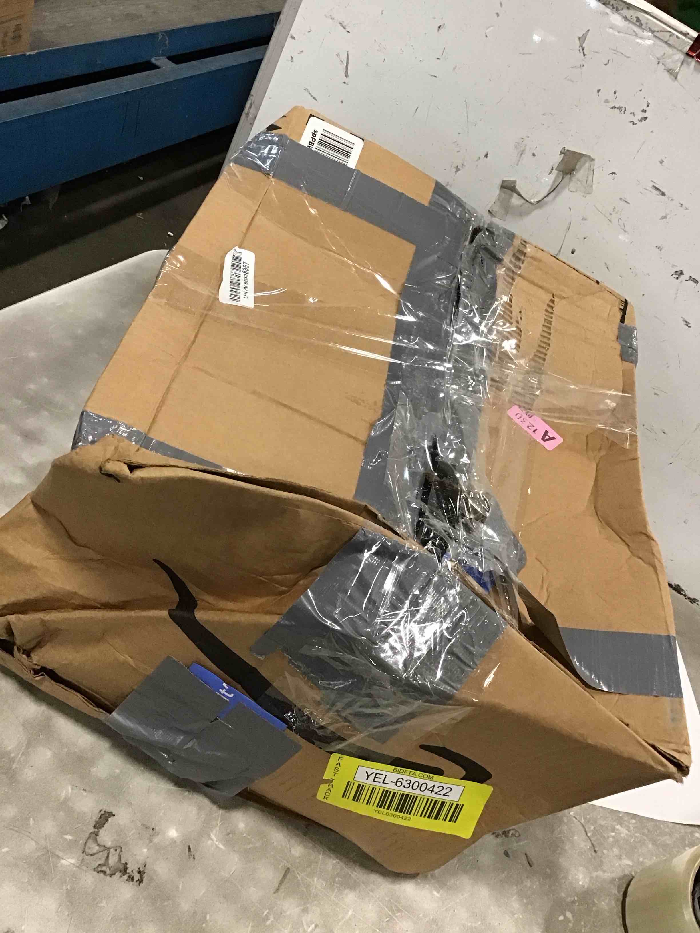 https://s3.amazonaws.com/lotting-images-prod/bidfta/YEL6300422_1713365585689.jpeg
