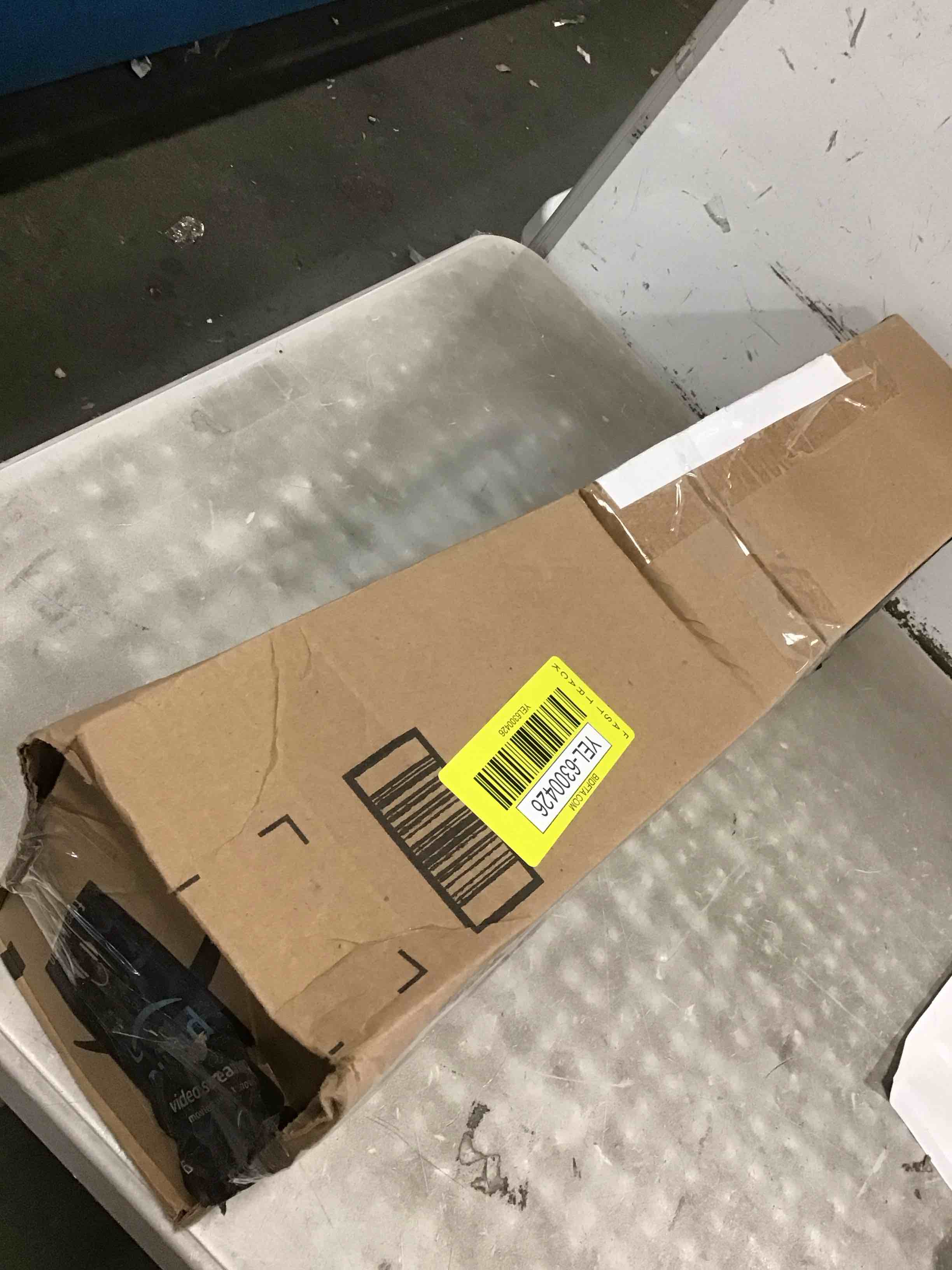 https://s3.amazonaws.com/lotting-images-prod/bidfta/YEL6300426_1713366003985.jpeg
