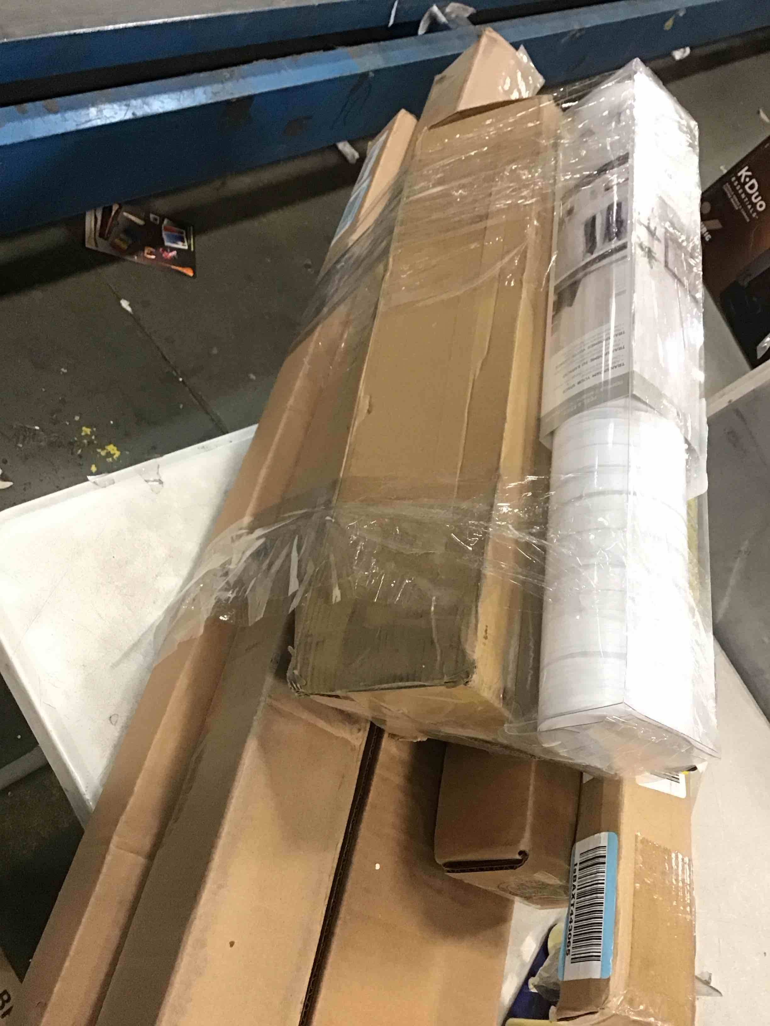 https://s3.amazonaws.com/lotting-images-prod/bidfta/YEL6301274_1712841987008.jpeg