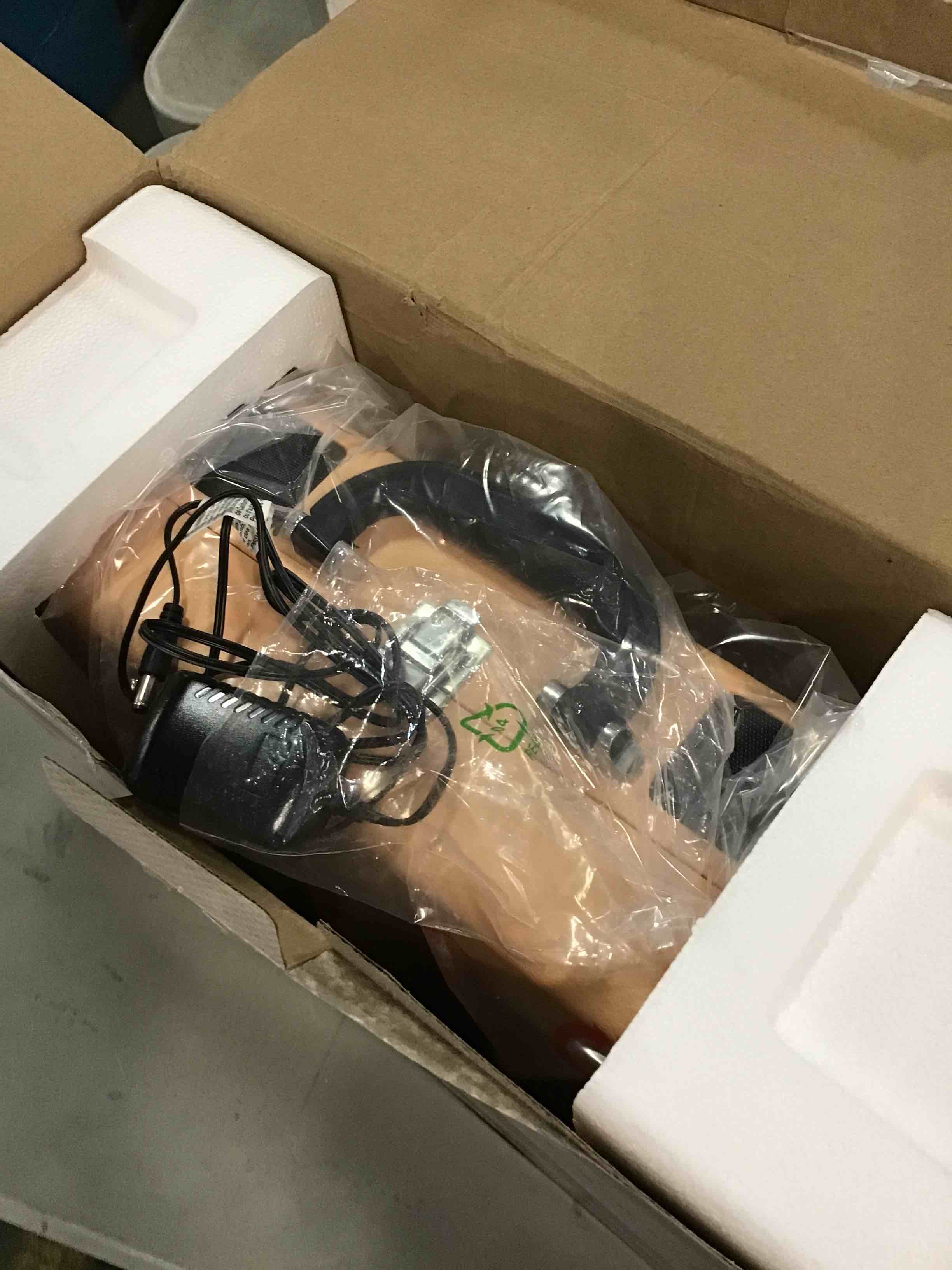 https://s3.amazonaws.com/lotting-images-prod/bidfta/YEL6302900_1712774050773.jpeg