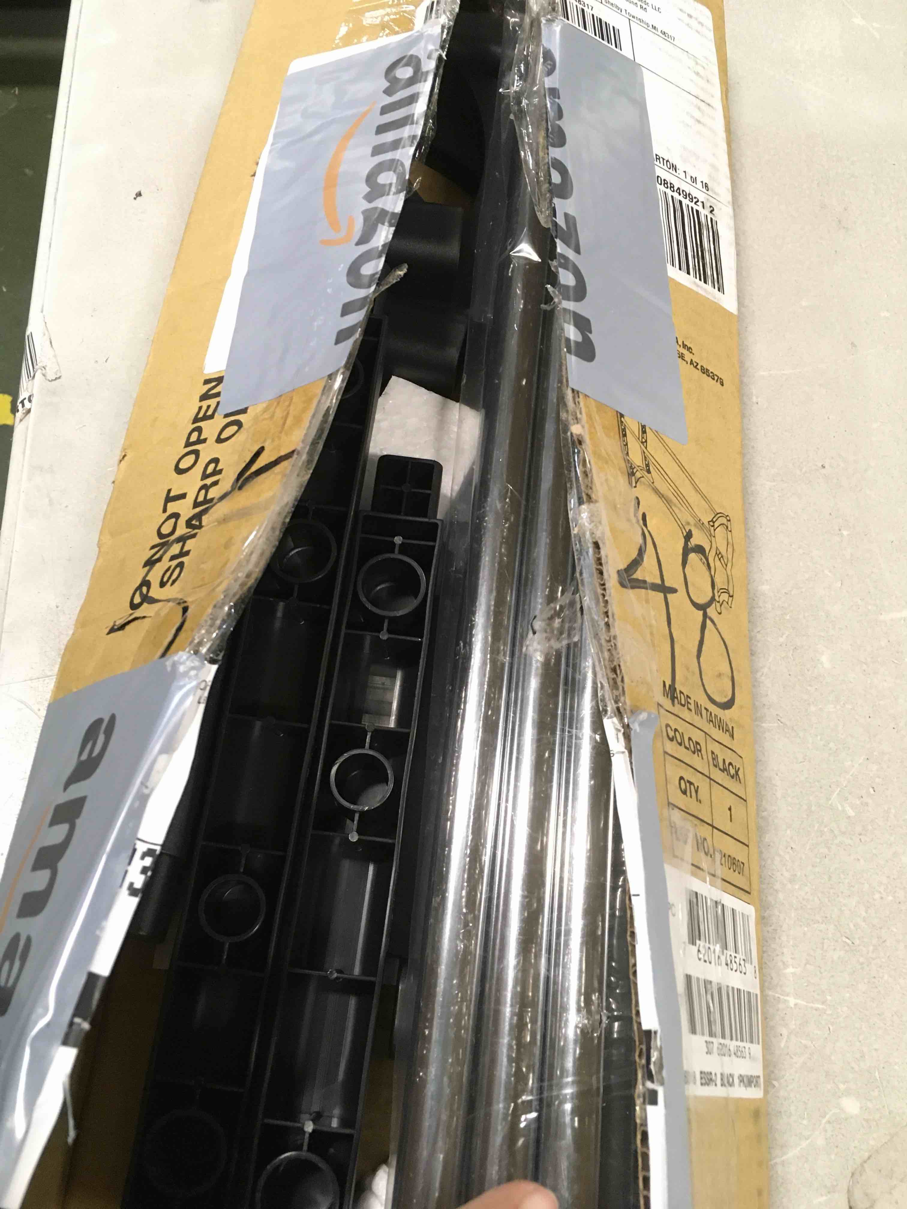 https://s3.amazonaws.com/lotting-images-prod/bidfta/YEL6304988_1712845749138.jpeg