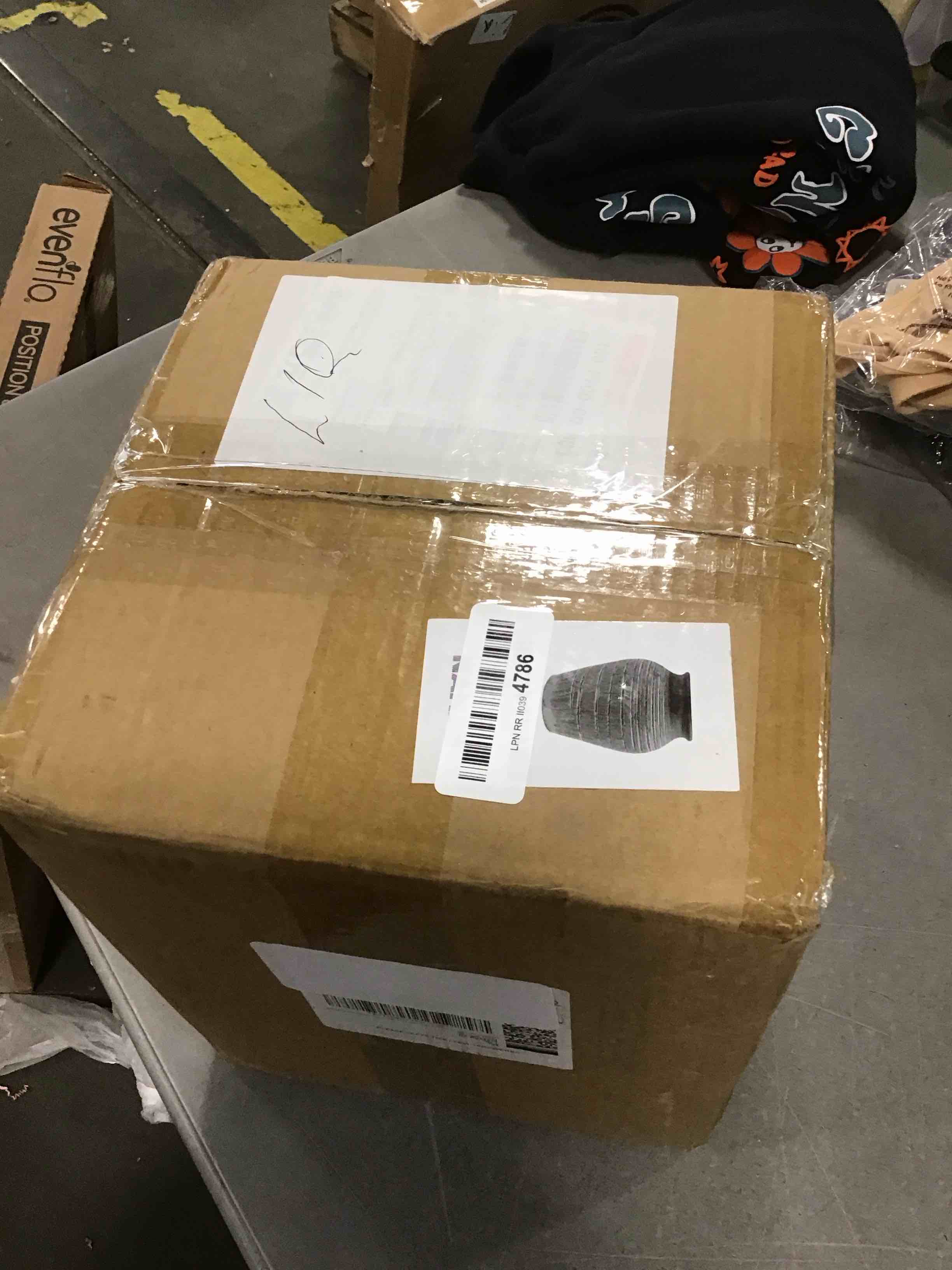 https://s3.amazonaws.com/lotting-images-prod/bidfta/YEL6305274_1712936365915.jpeg