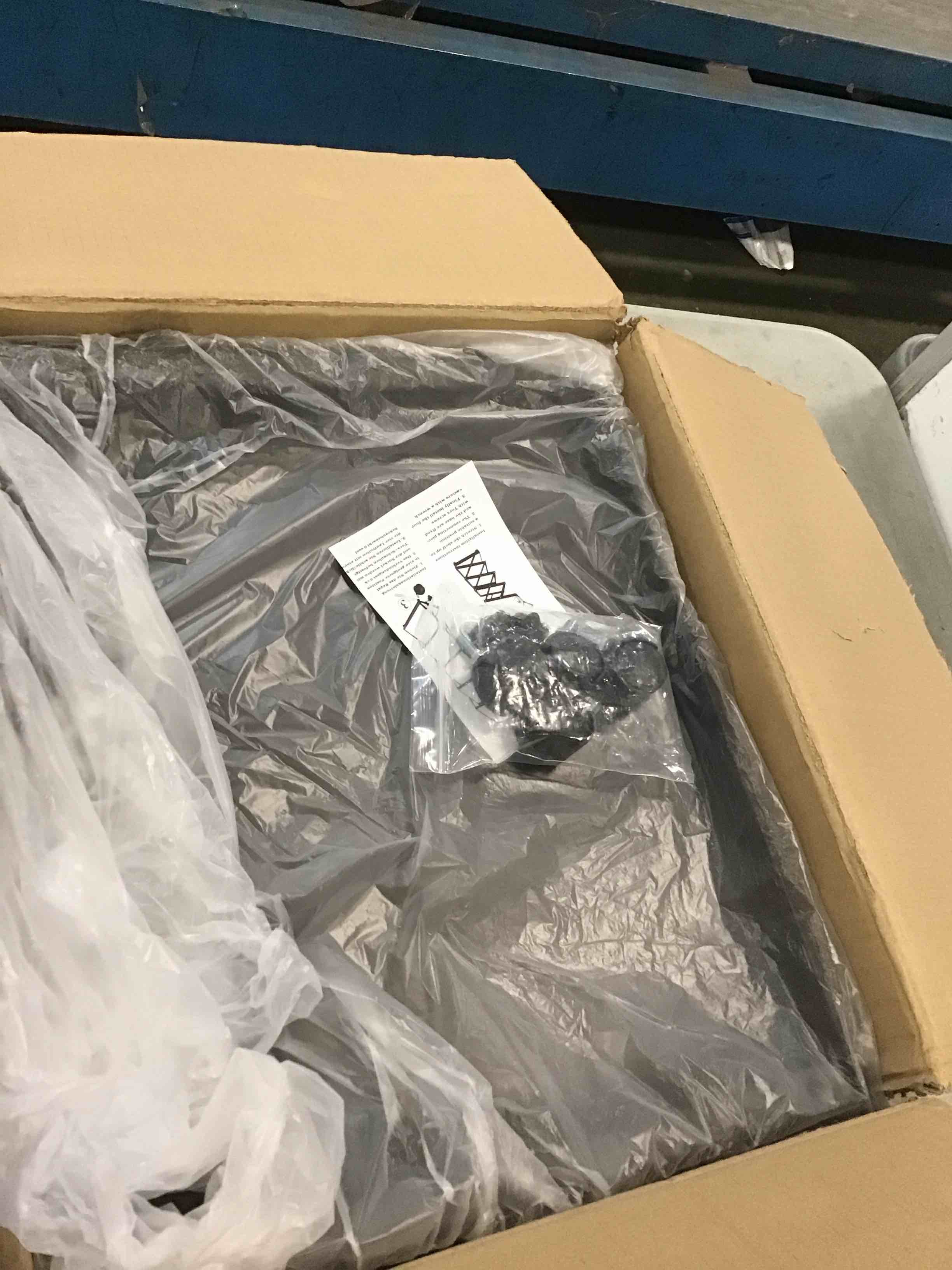 https://s3.amazonaws.com/lotting-images-prod/bidfta/YEL6305375_1713191072381.jpeg