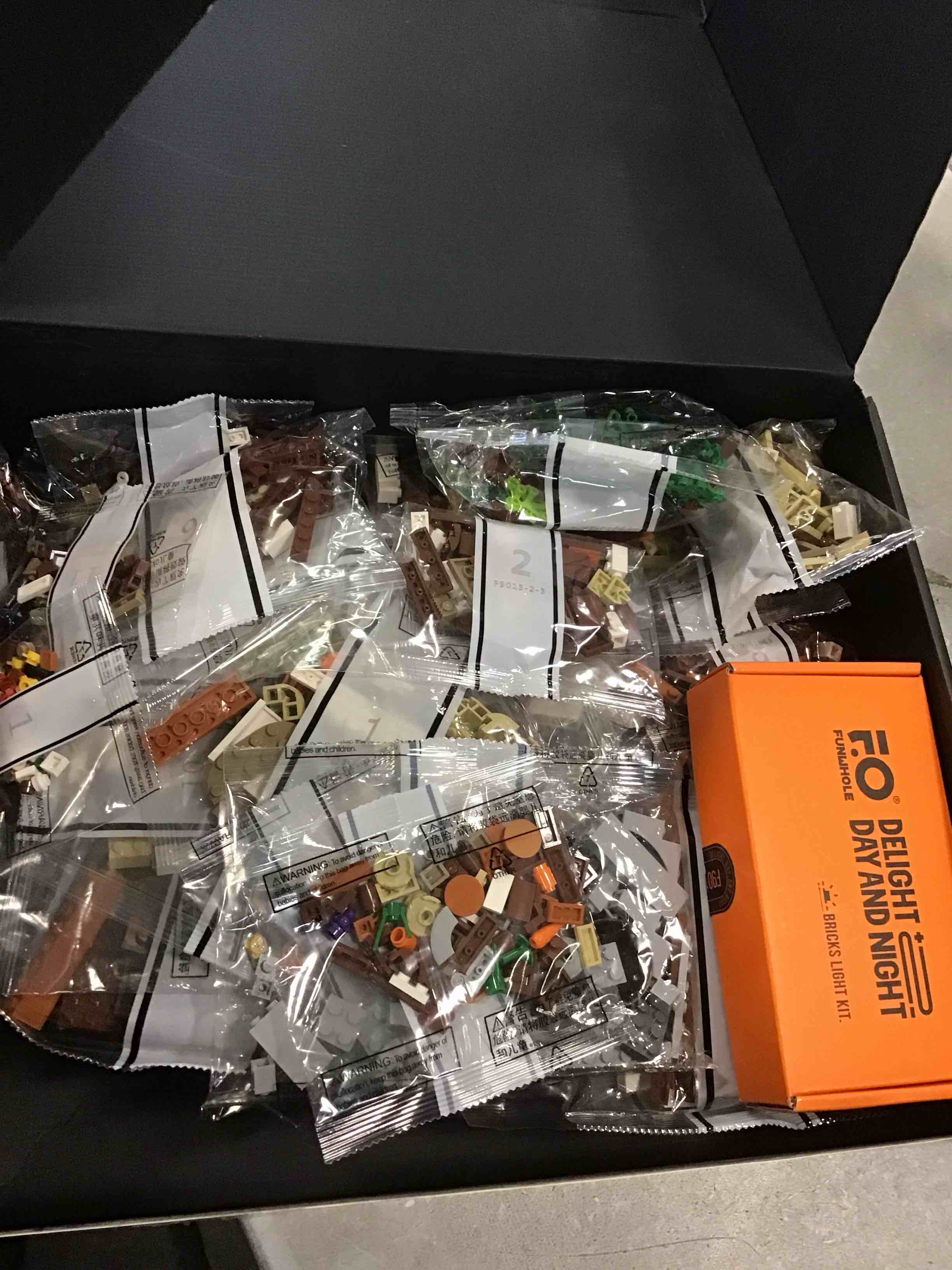 https://s3.amazonaws.com/lotting-images-prod/bidfta/YEL6305690_1713803183699.jpeg