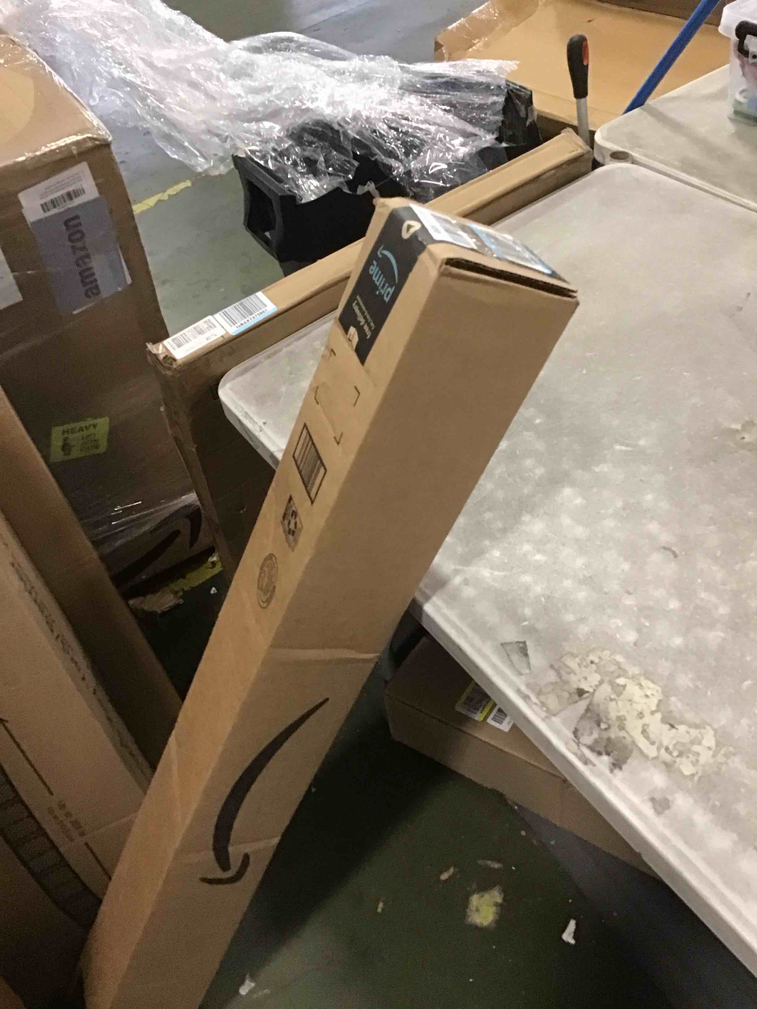 https://s3.amazonaws.com/lotting-images-prod/bidfta/YEL6305937_1713974401313.jpeg