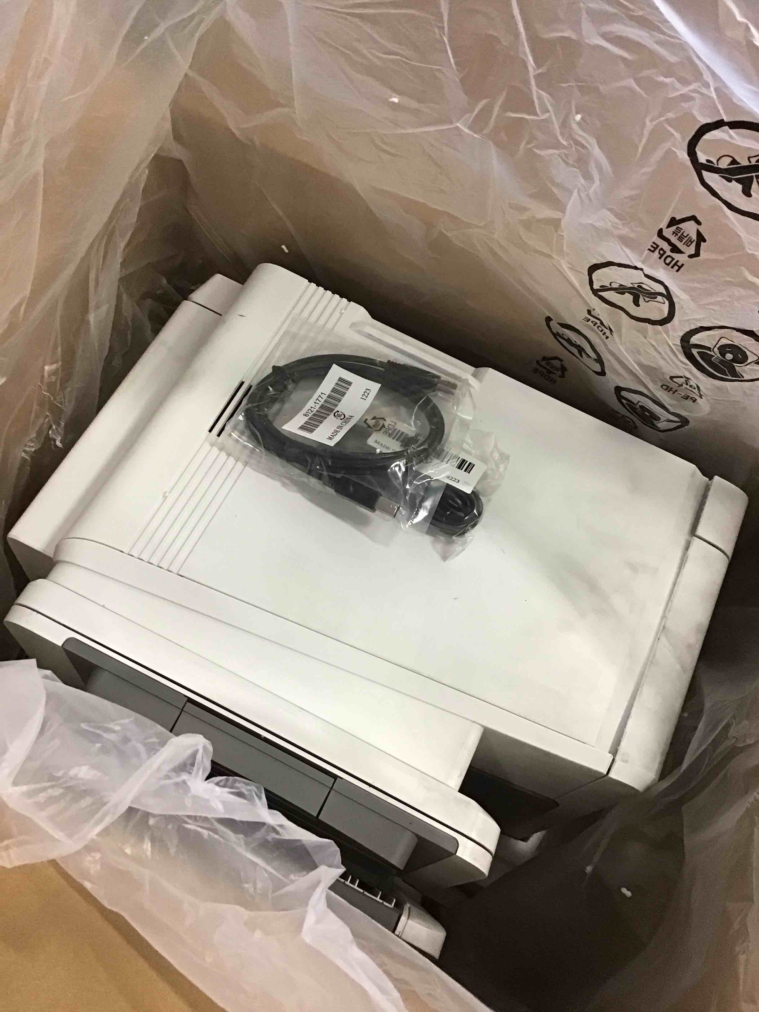 https://s3.amazonaws.com/lotting-images-prod/bidfta/YEL6305986_1713982842182.jpeg
