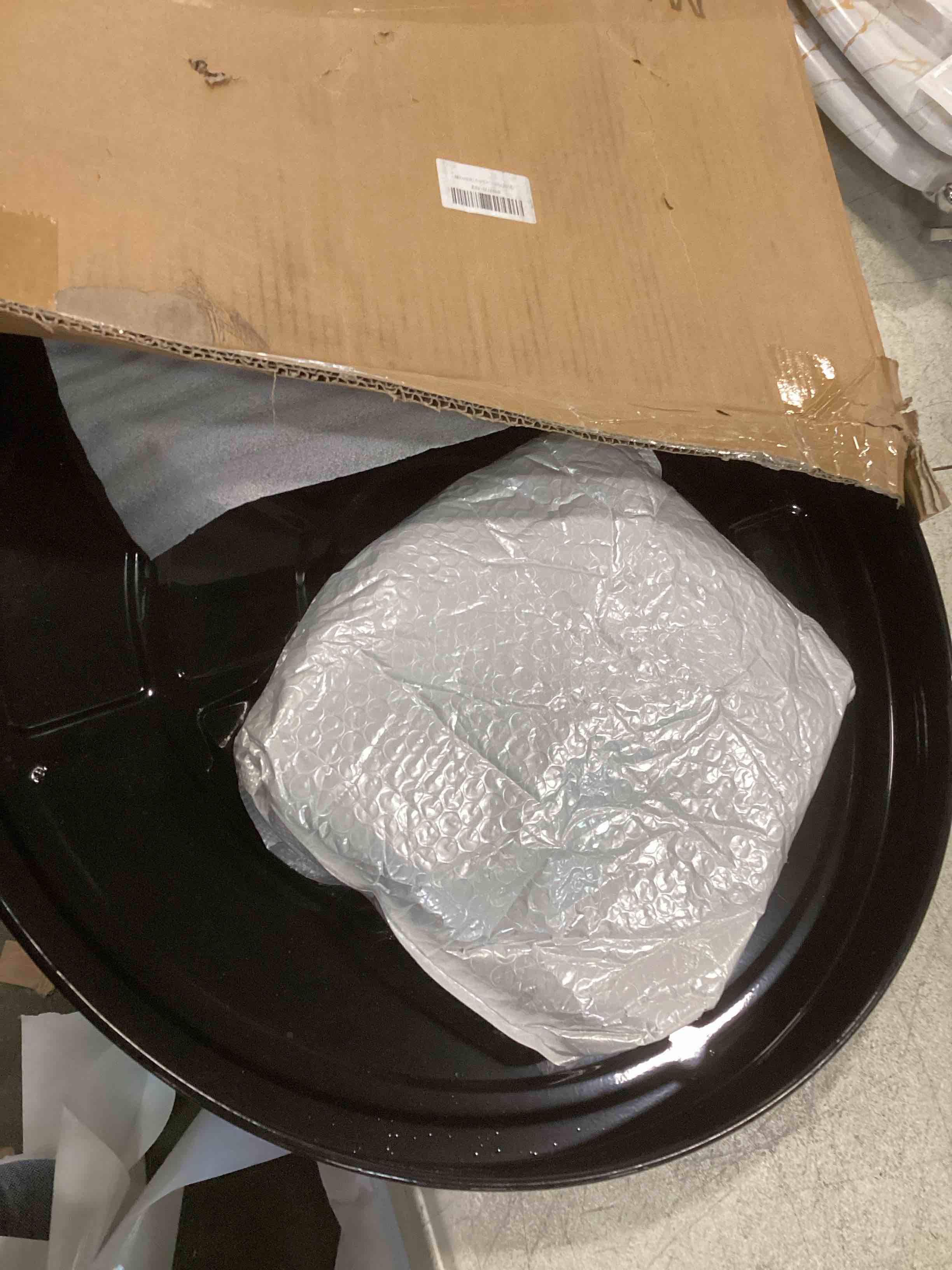 https://s3.amazonaws.com/lotting-images-prod/bidfta/YEL6306883_1713191525662.jpeg