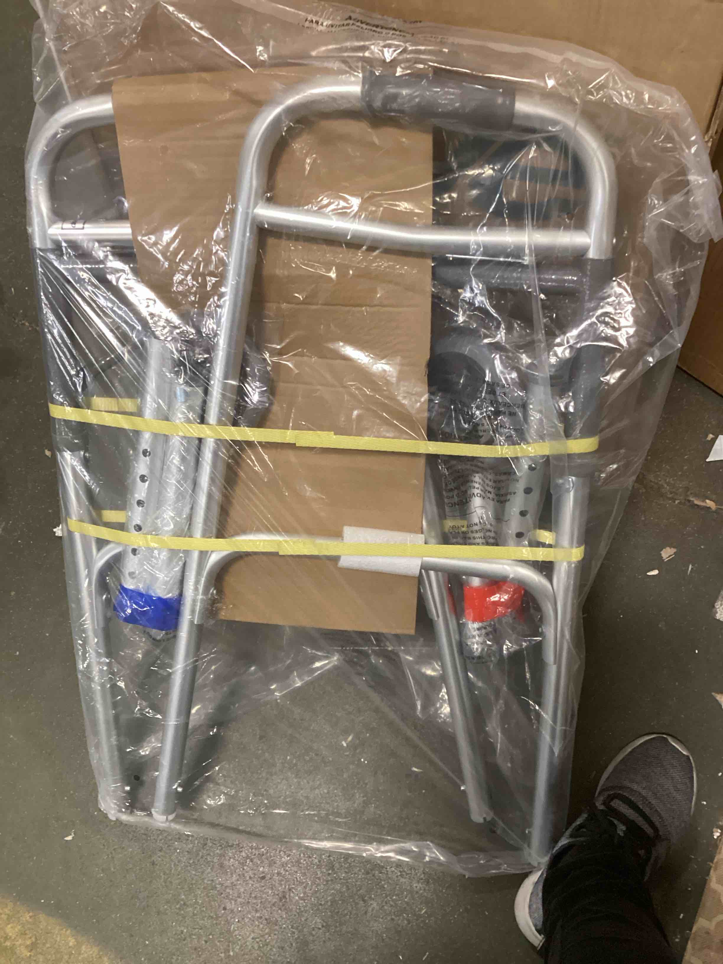 https://s3.amazonaws.com/lotting-images-prod/bidfta/YEL6307383_1713361022263.jpeg