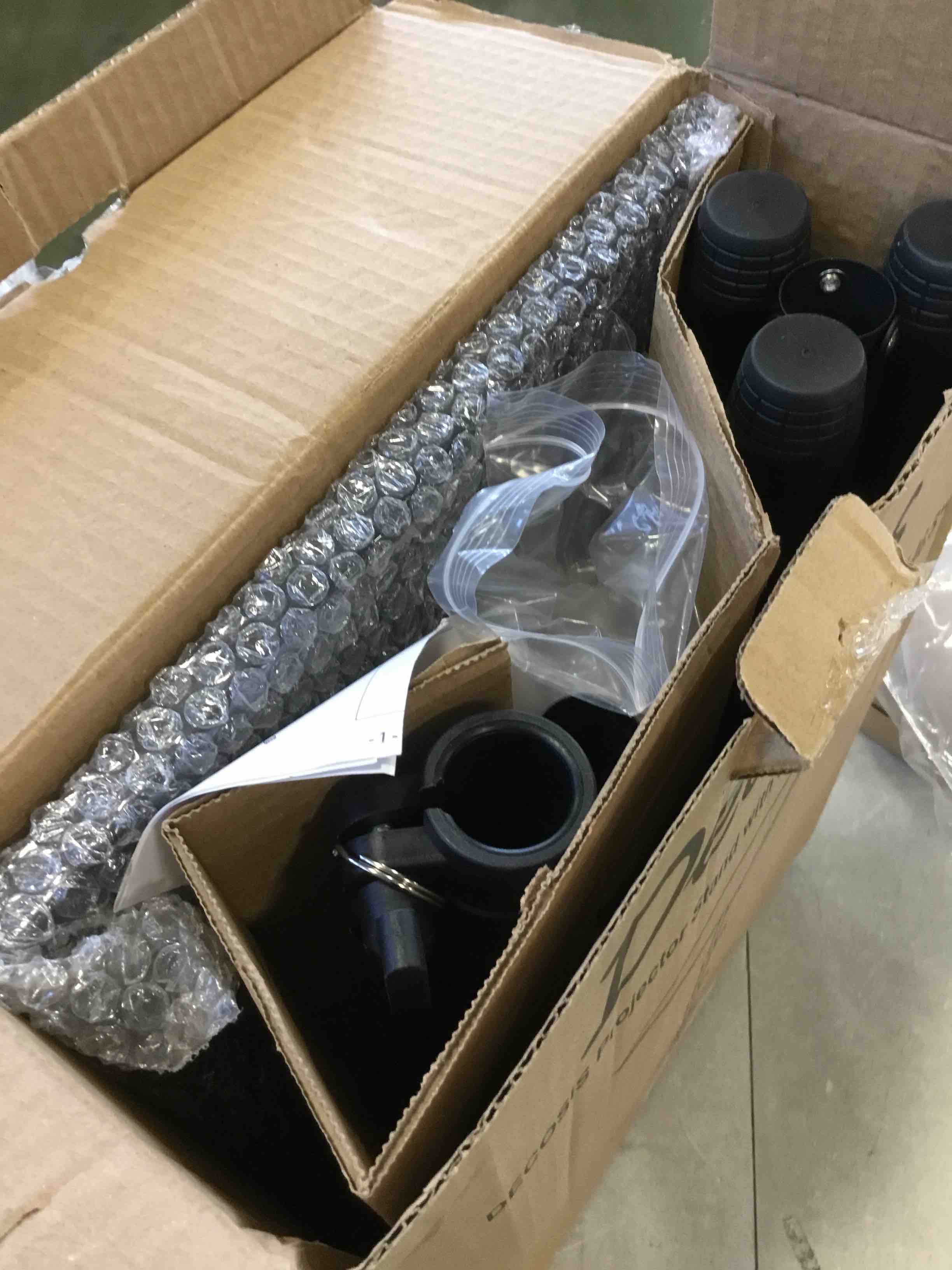 https://s3.amazonaws.com/lotting-images-prod/bidfta/YEL6313664_1714056800419.jpeg