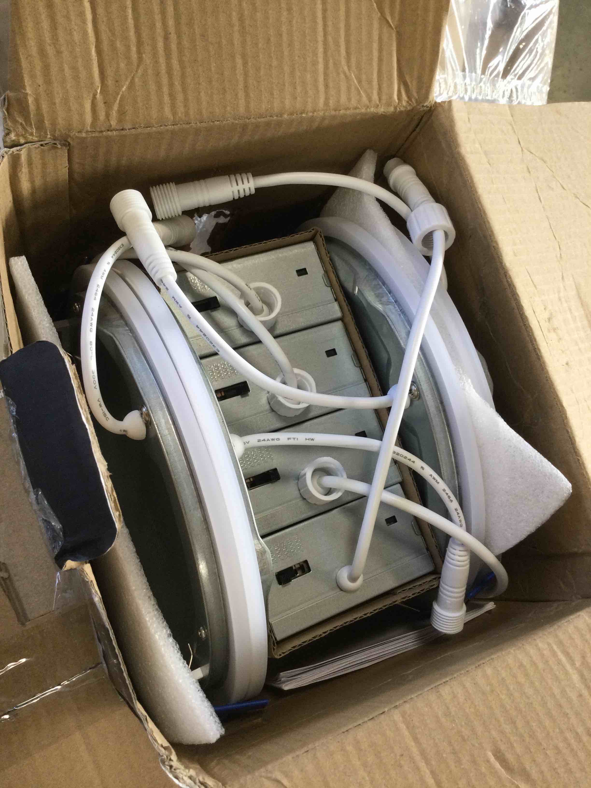 https://s3.amazonaws.com/lotting-images-prod/bidfta/YEL6313891_1714134405479.jpeg