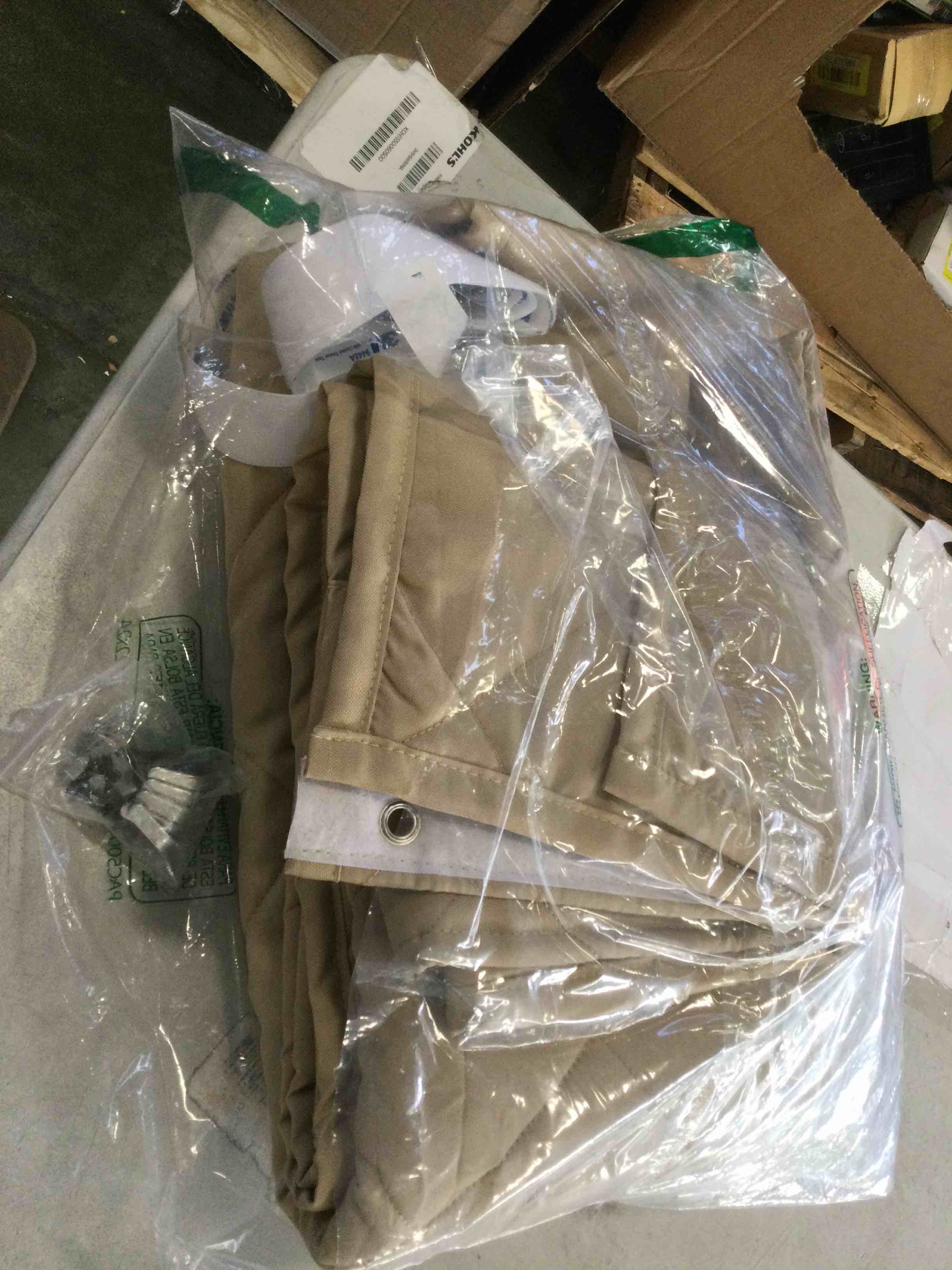 https://s3.amazonaws.com/lotting-images-prod/bidfta/YEL6313900_1714135070759.jpeg