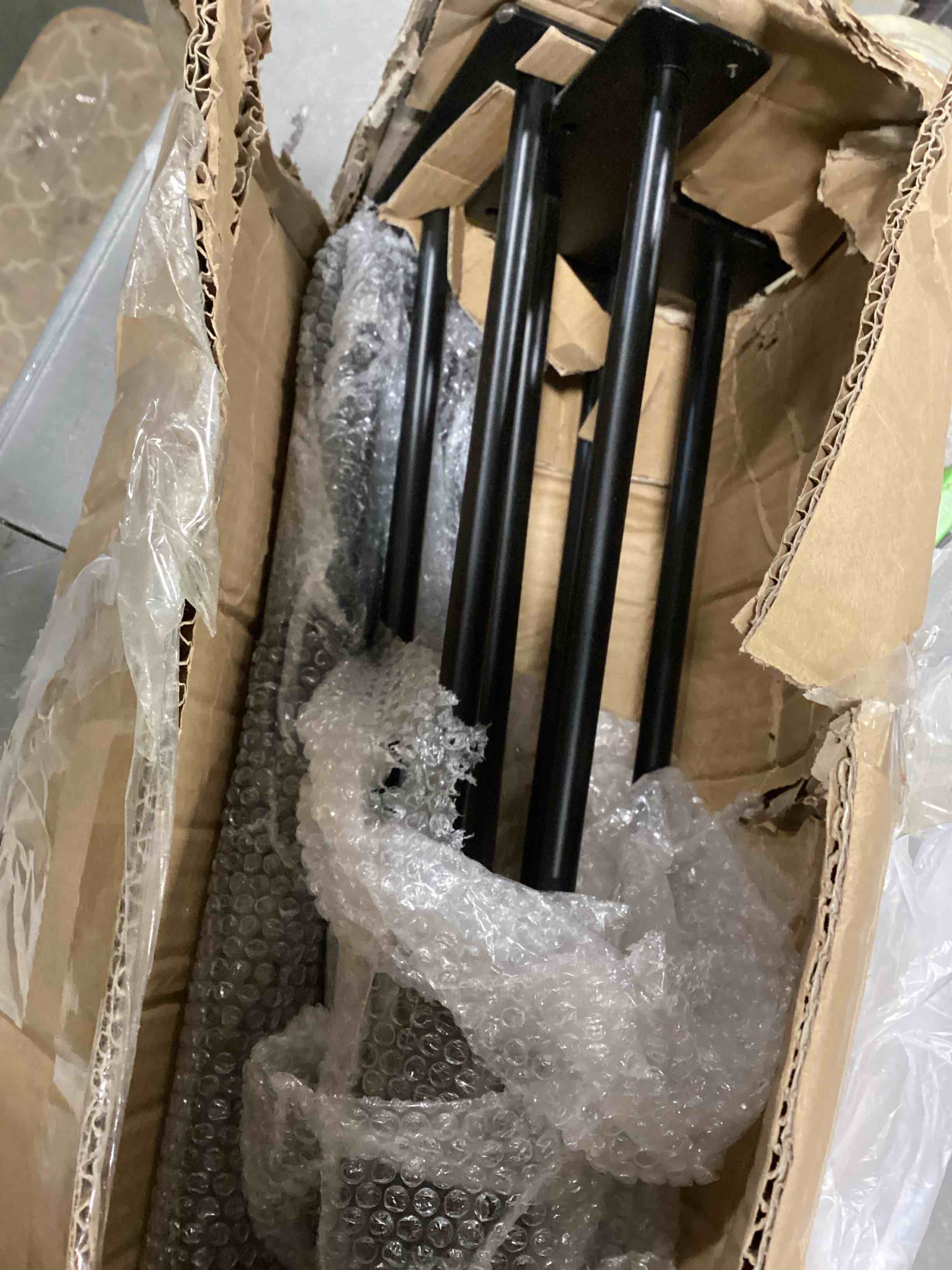 https://s3.amazonaws.com/lotting-images-prod/bidfta/YEL6314134_1711537668575.jpeg
