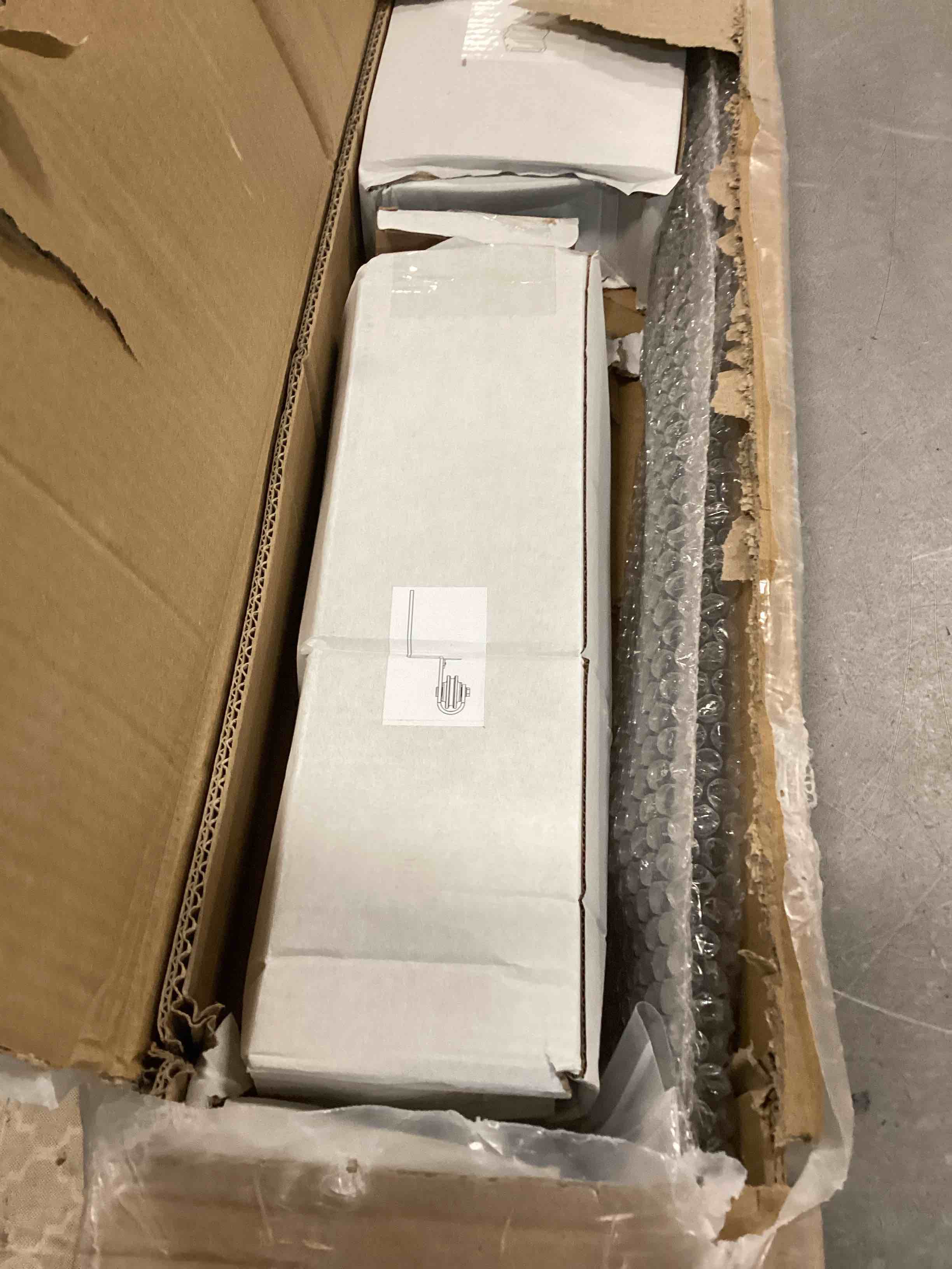 https://s3.amazonaws.com/lotting-images-prod/bidfta/YEL6314270_1711561192544.jpeg