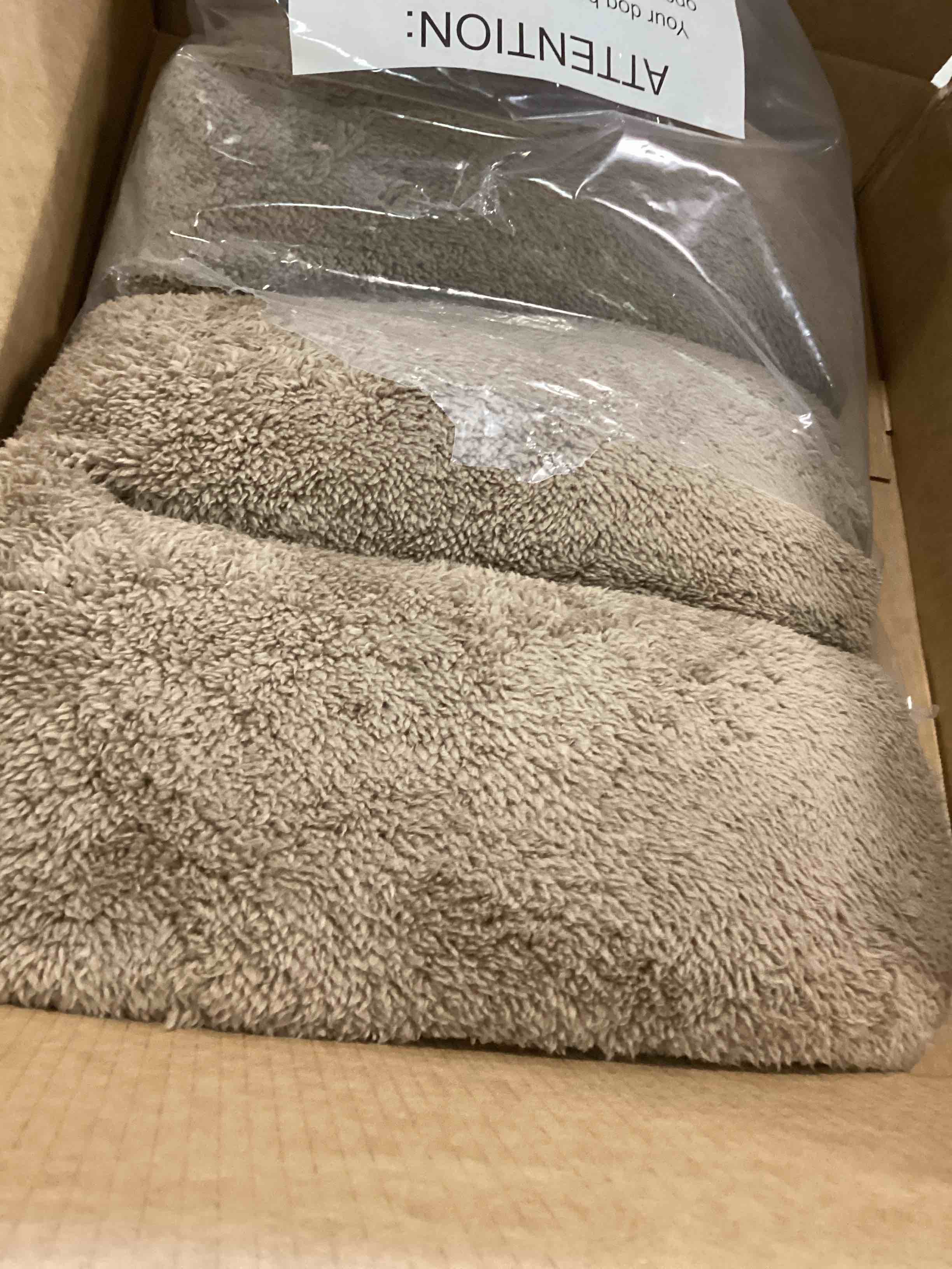 https://s3.amazonaws.com/lotting-images-prod/bidfta/YEL6314788_1711740532684.jpeg