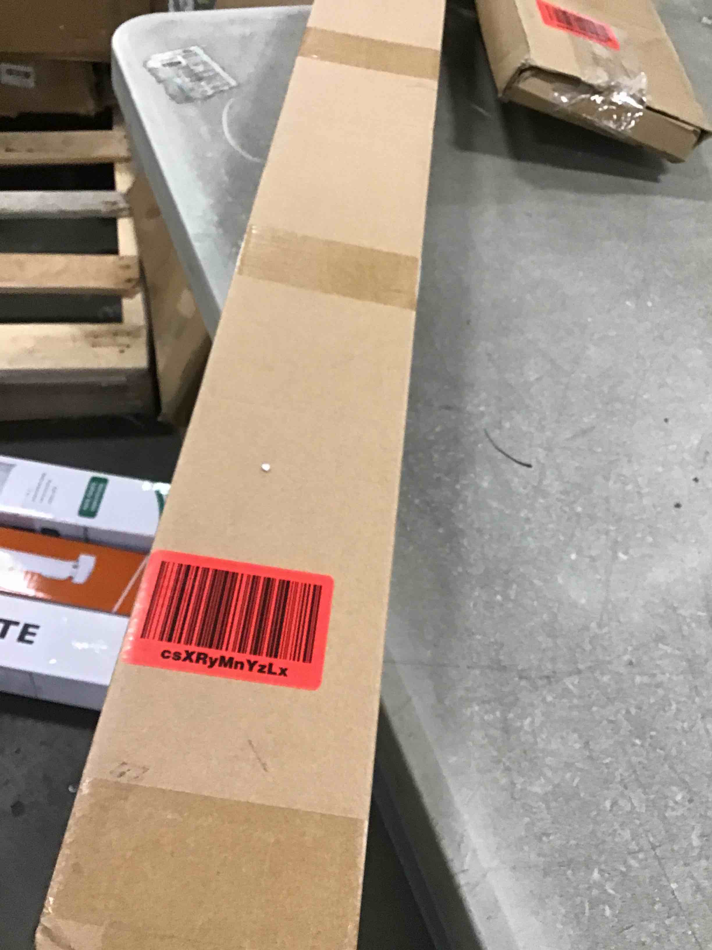 https://s3.amazonaws.com/lotting-images-prod/bidfta/YEL6316170_1711541159422.jpeg