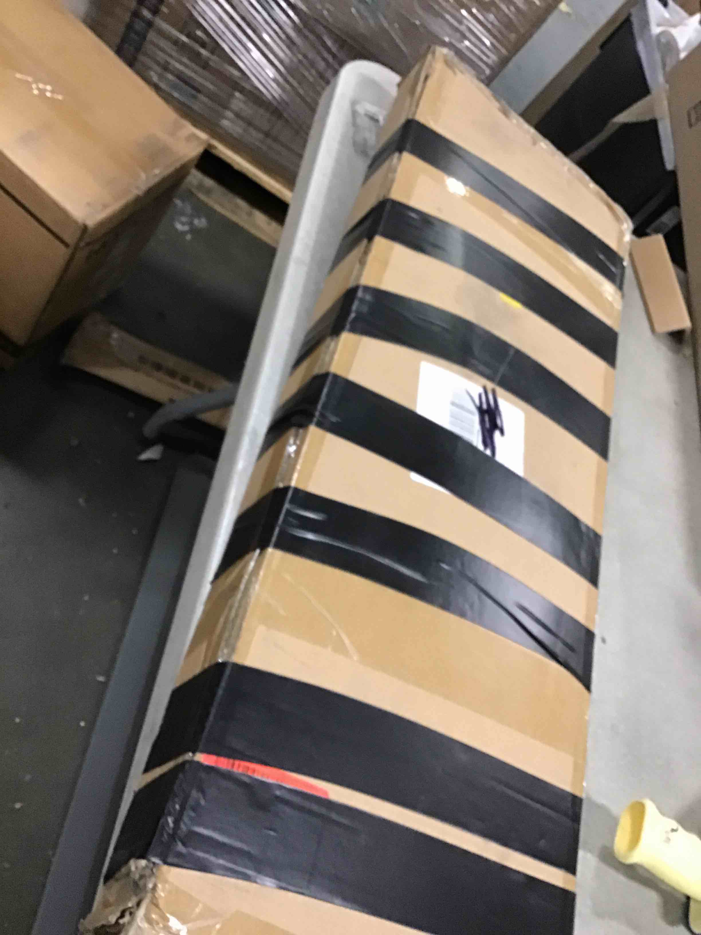 https://s3.amazonaws.com/lotting-images-prod/bidfta/YEL6316313_1711556423407.jpeg