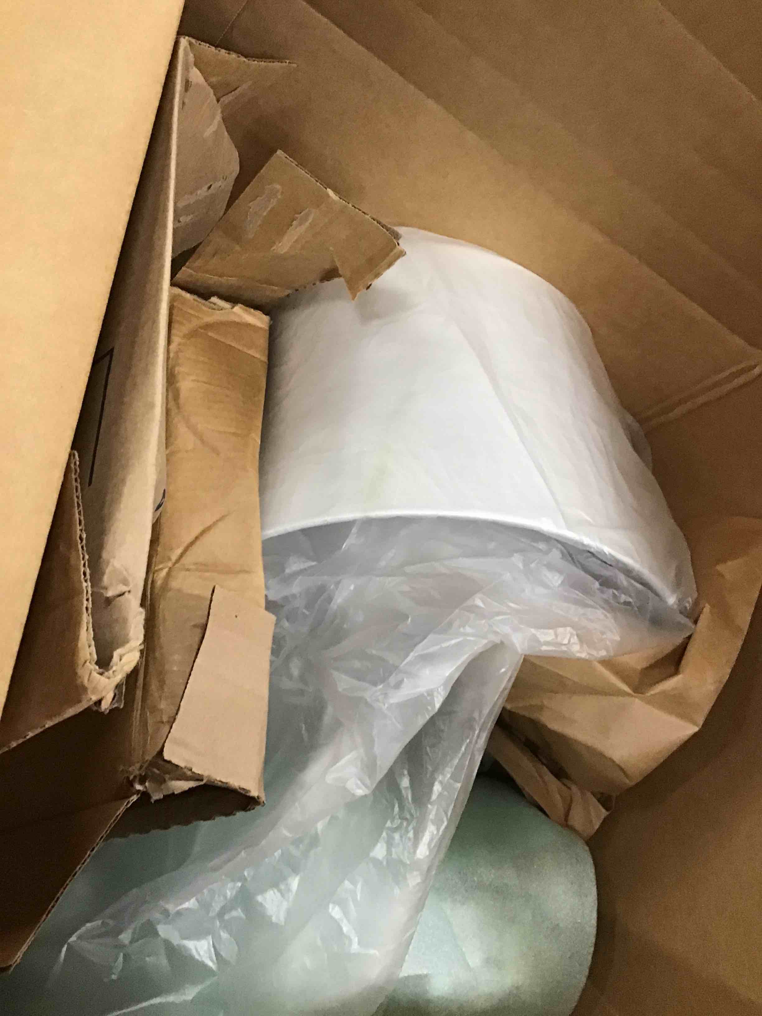 https://s3.amazonaws.com/lotting-images-prod/bidfta/YEL6316917_1711723424689.jpeg