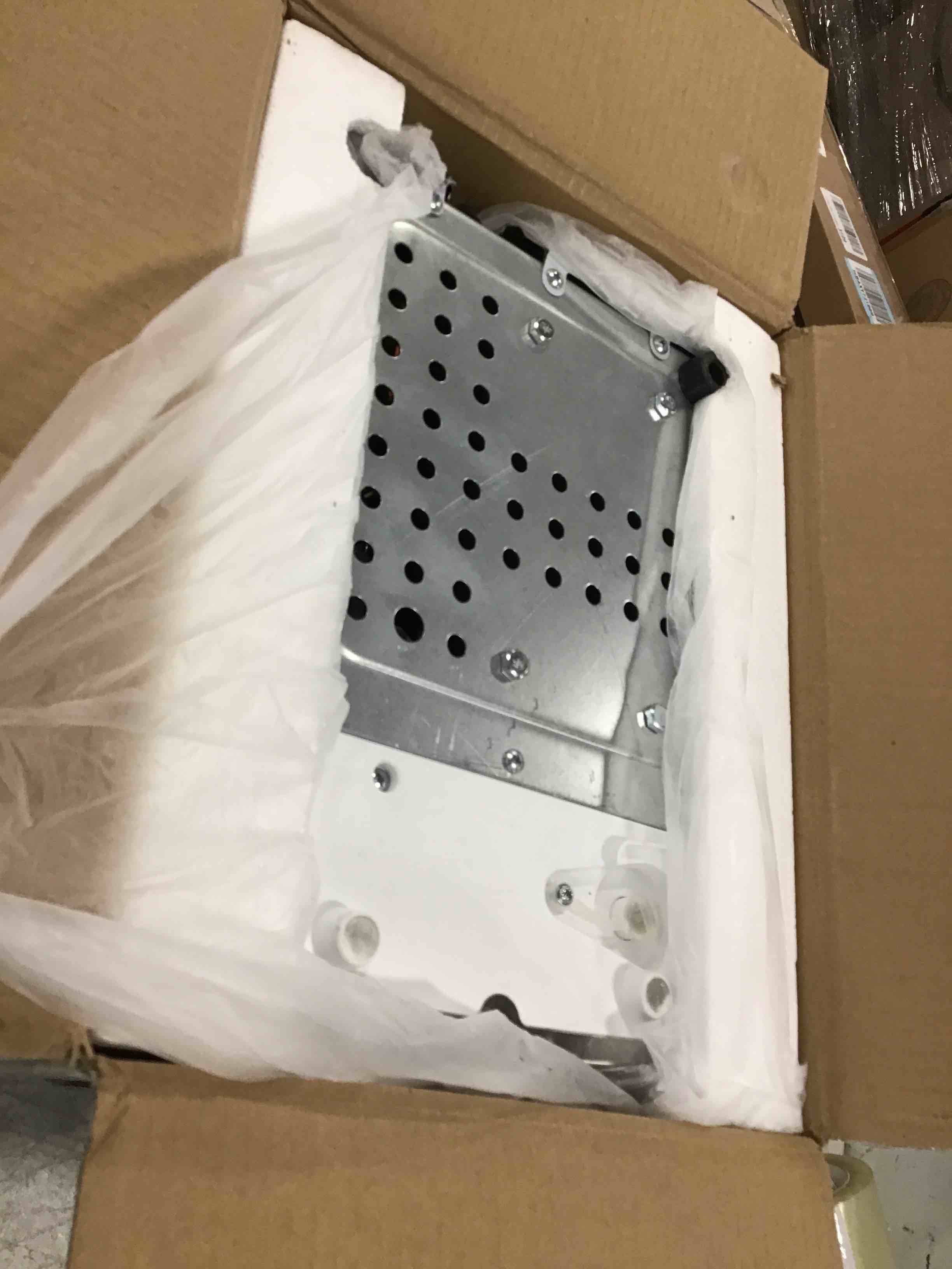 https://s3.amazonaws.com/lotting-images-prod/bidfta/YEL6316929_1711724158439.jpeg