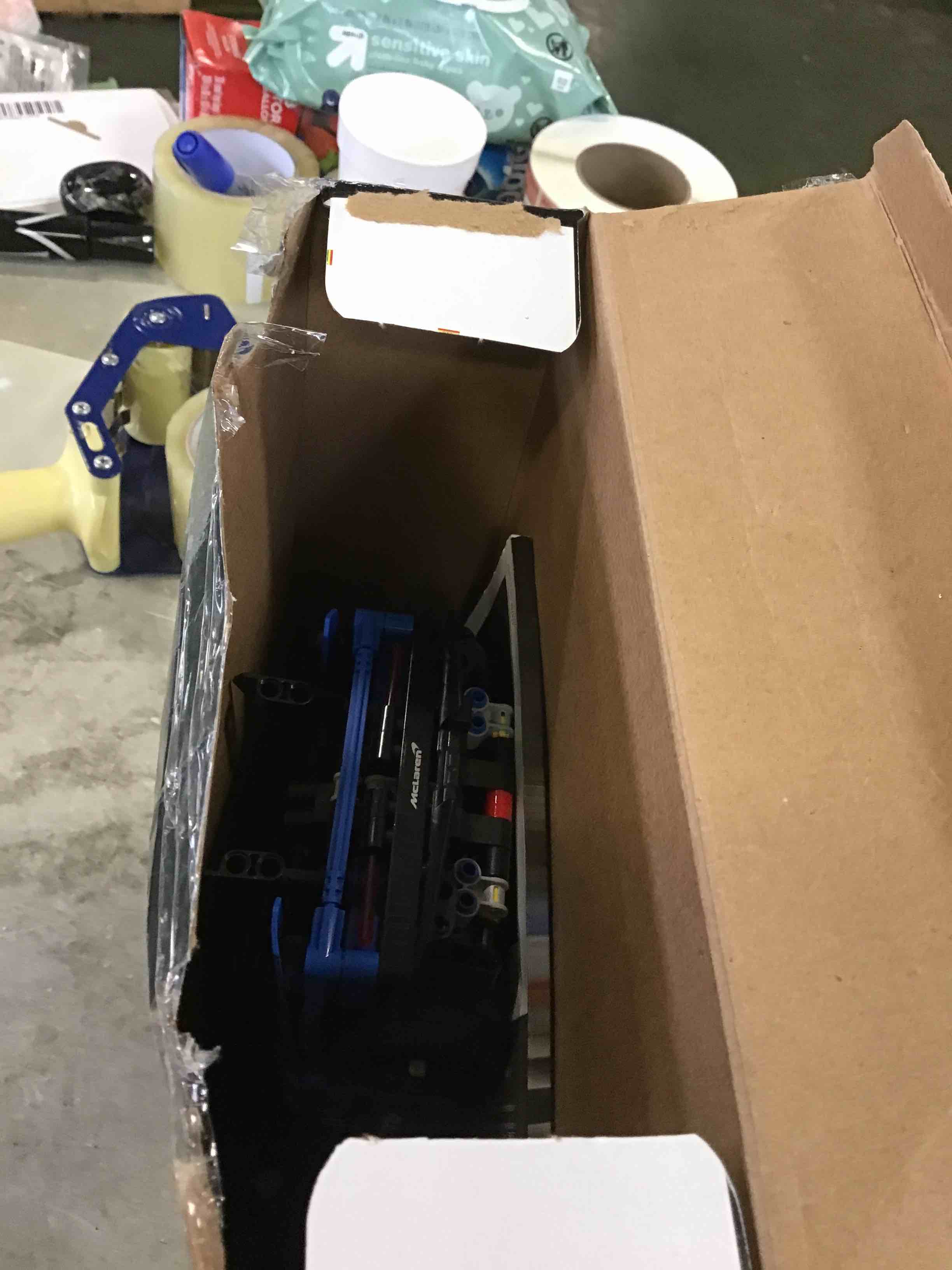 https://s3.amazonaws.com/lotting-images-prod/bidfta/YEL6319837_1712330803871.jpeg