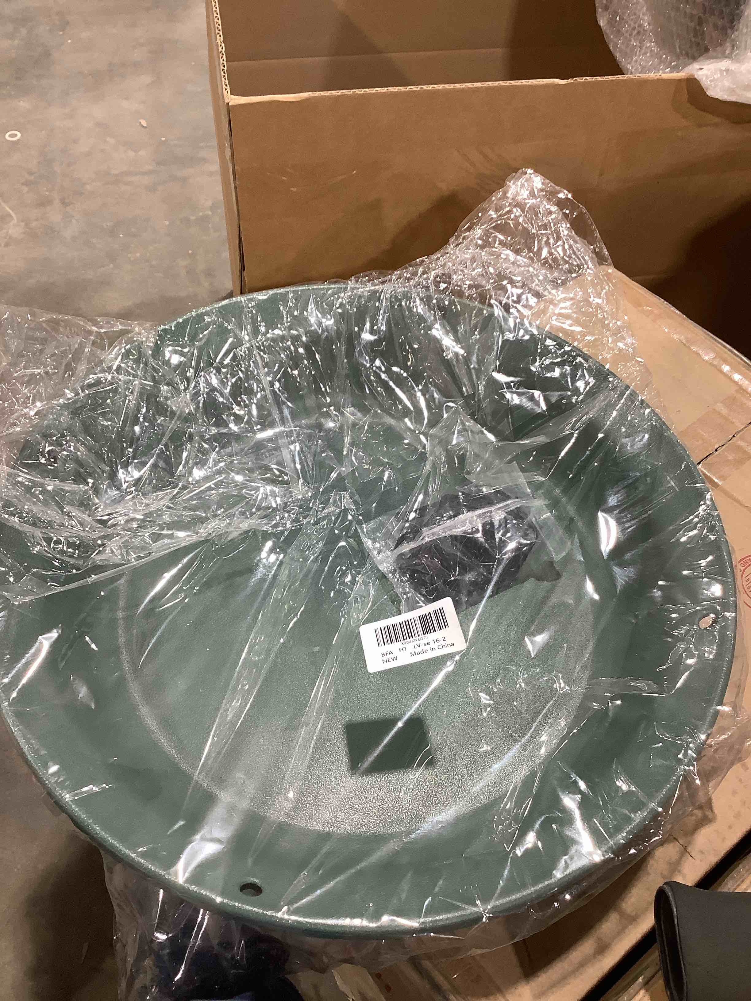 Condition photo showing New/Like New for Hanging Bird Bath for Outside, Hanging Bird Water Feeder for Outdoor, Birdbath Bowl, Birdbaths for Outdoors Balcony Window Backyard Garden, Small Large Wild Birdfeeder Tray (16", Green) 16" 