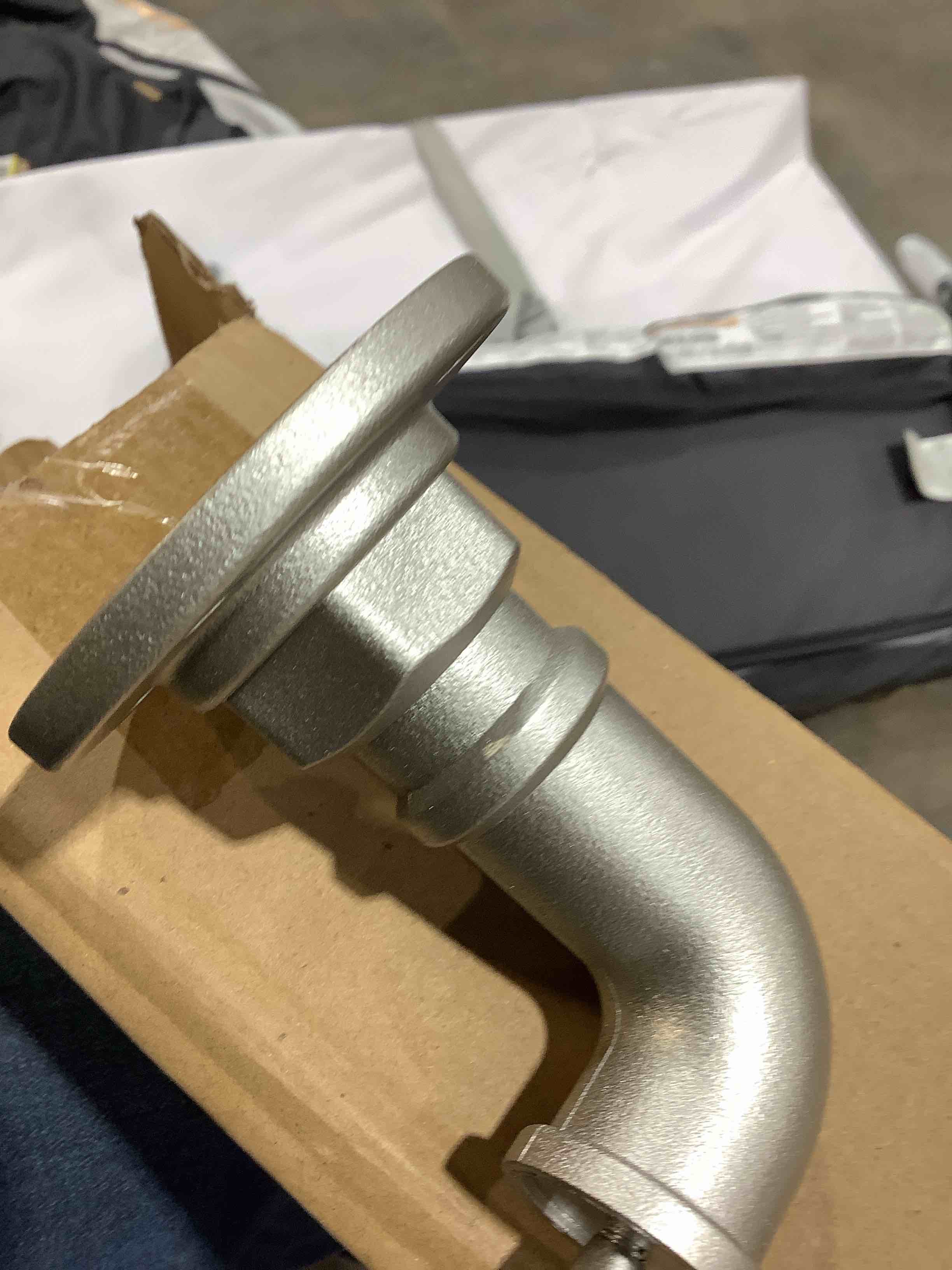 Adjustable three-quarter inch rod diameter, 28 to 48 inch curtain rod set silver