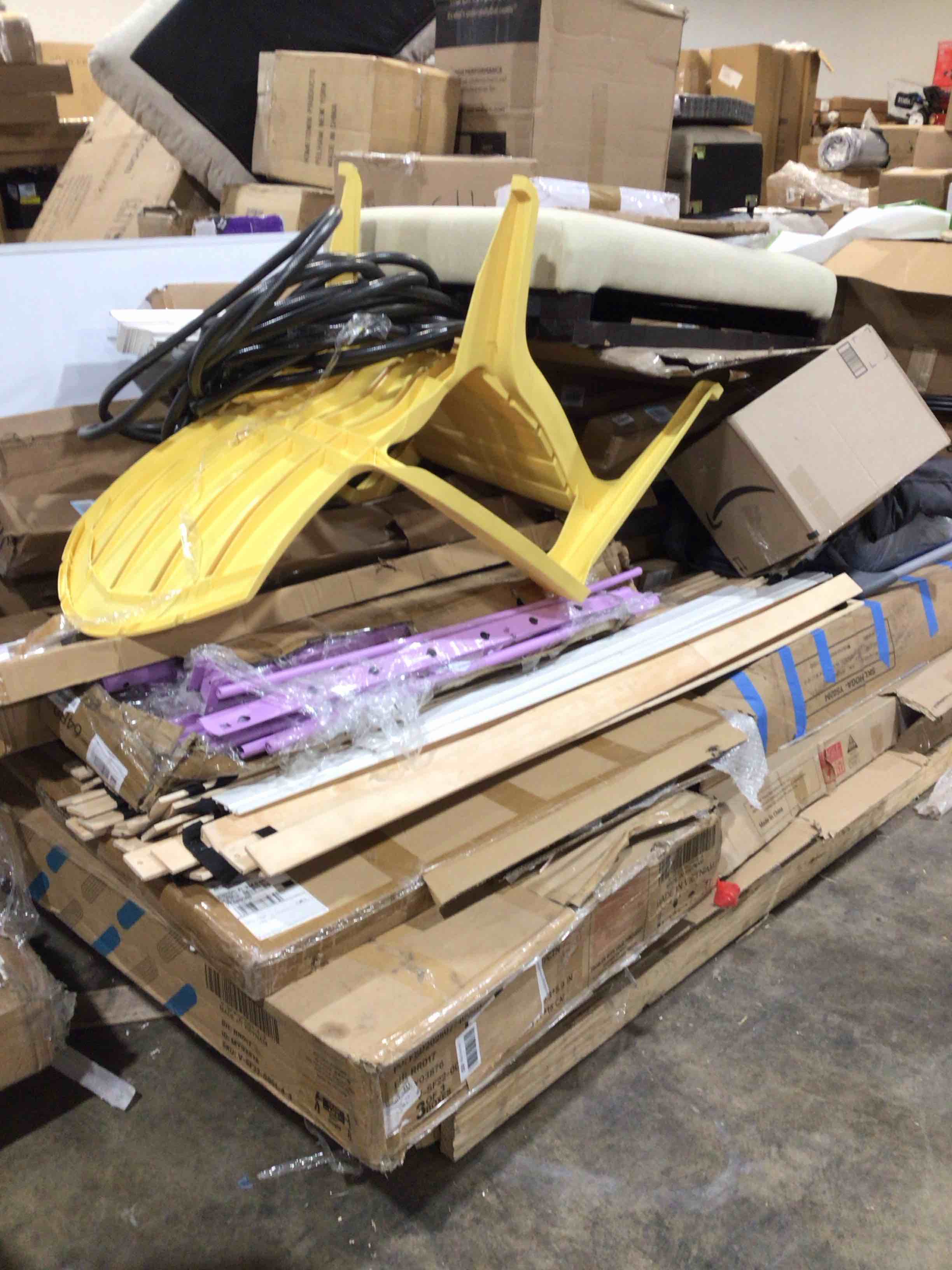 home project? remodeling? this is the pallet lot for you!!! more than 10+ items!