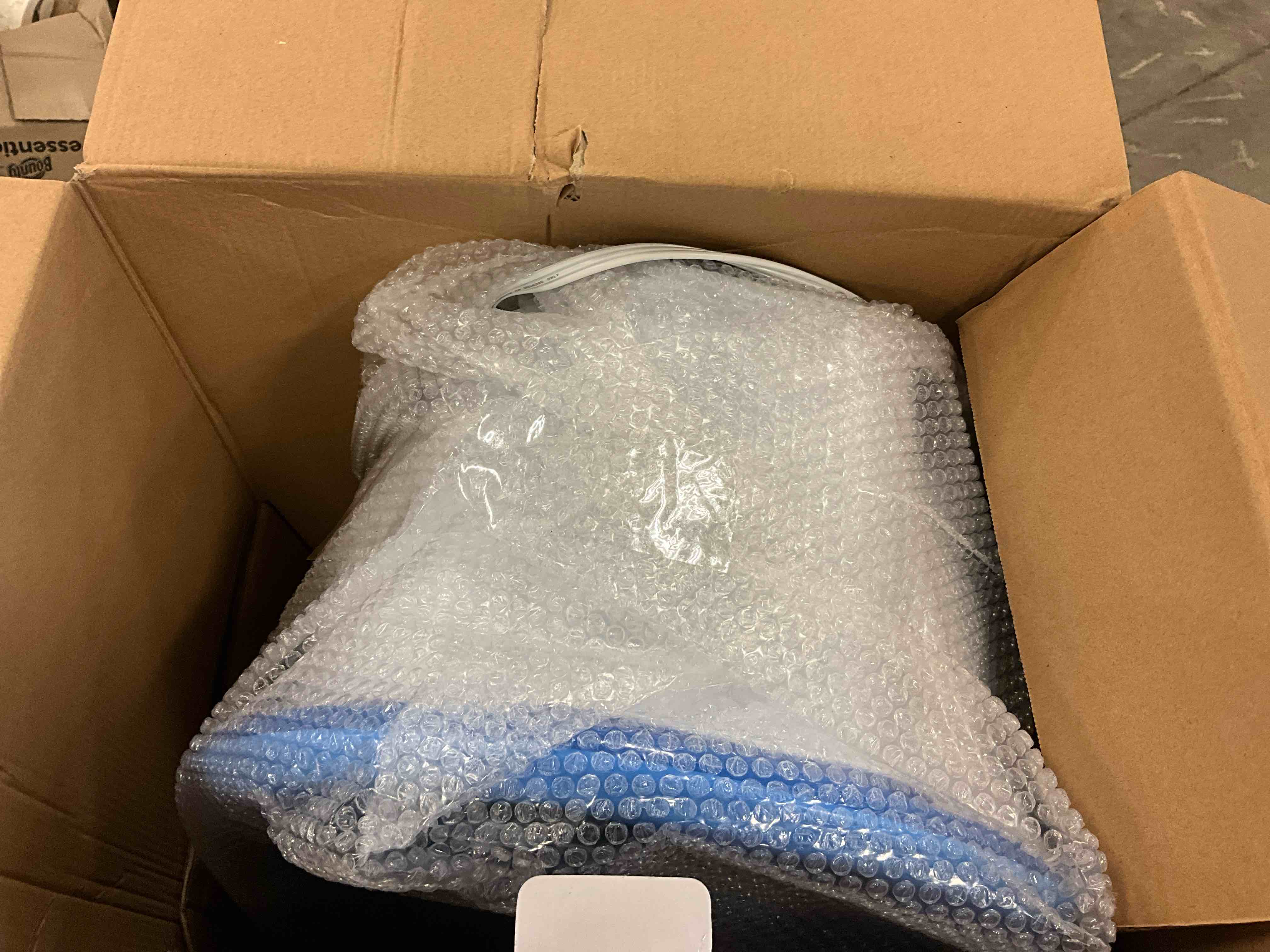 https://s3.amazonaws.com/lotting-images-prod/bidfta/YEL6326631_1718218377394.jpeg