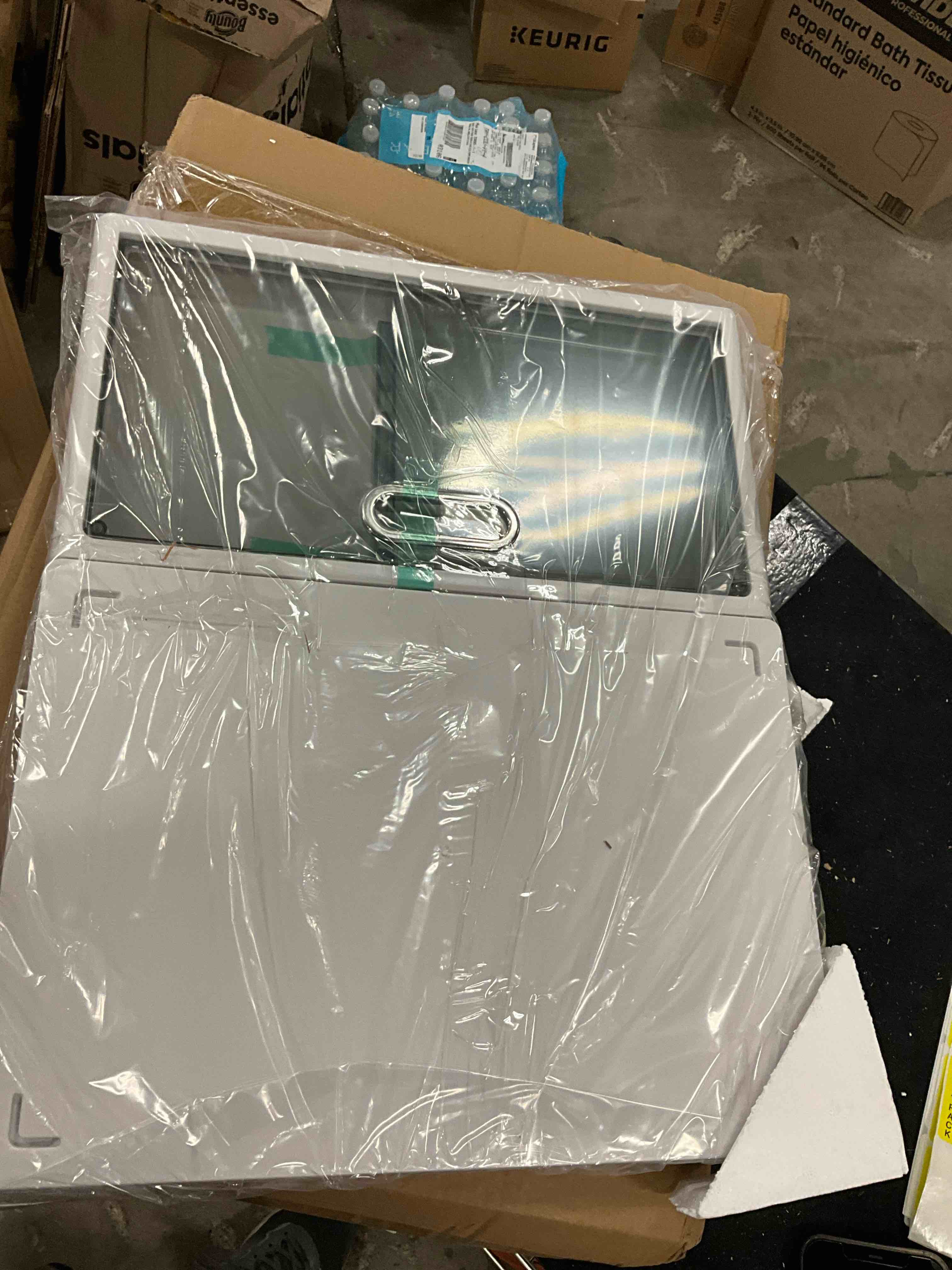 https://s3.amazonaws.com/lotting-images-prod/bidfta/YEL6326632_1718218582567.jpeg