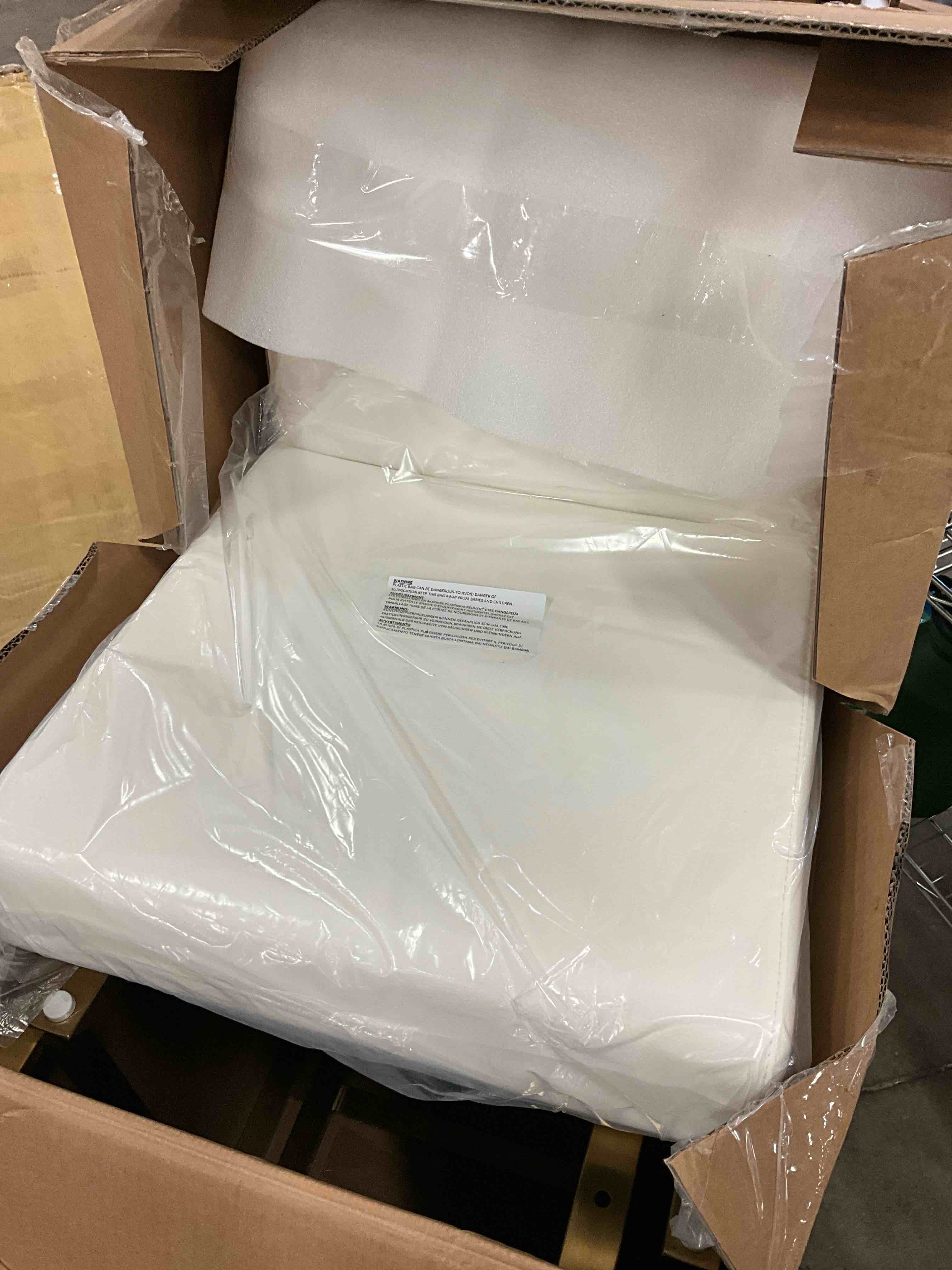 https://s3.amazonaws.com/lotting-images-prod/bidfta/YEL6326668_1718286931071.jpeg