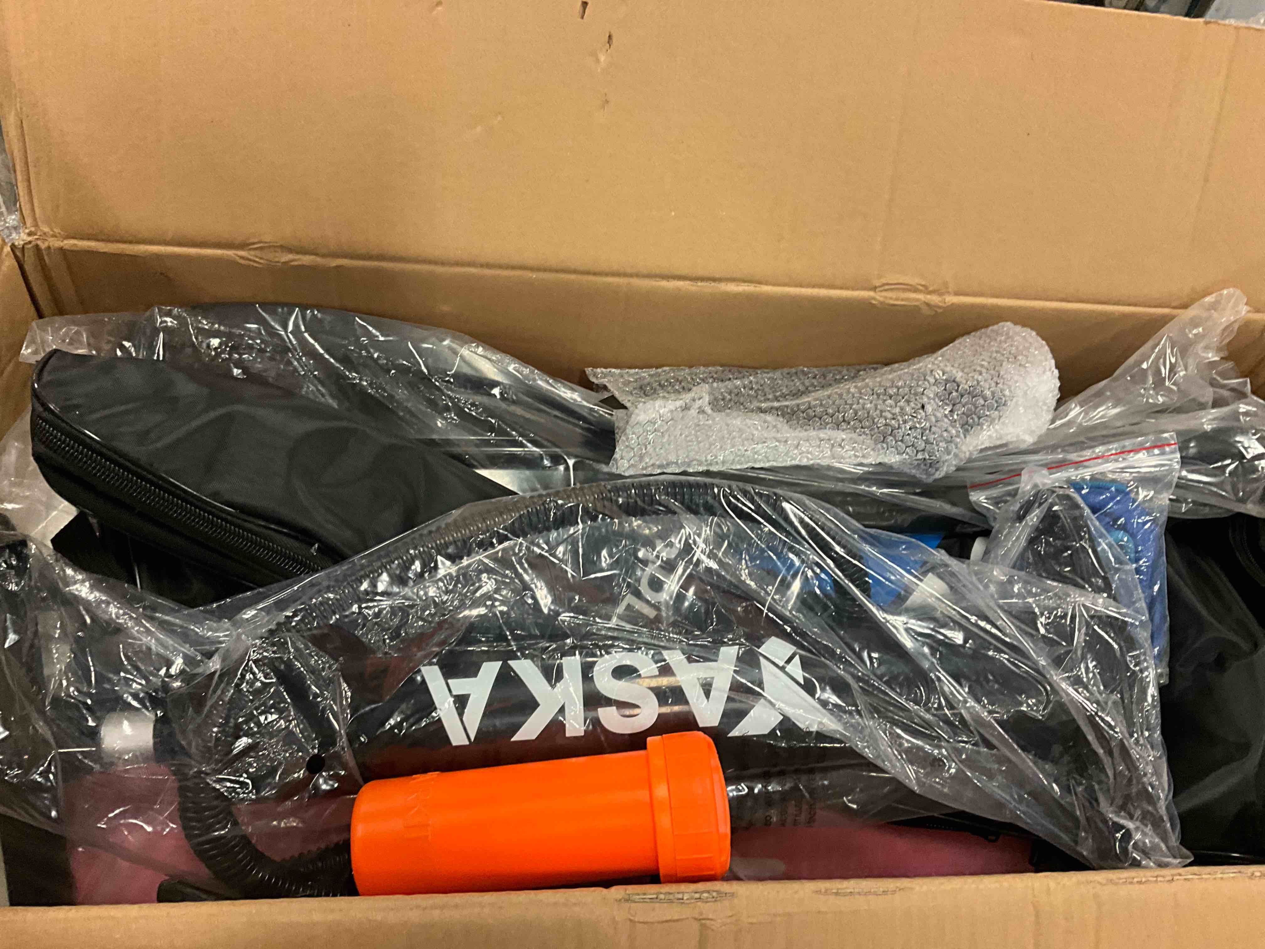 https://s3.amazonaws.com/lotting-images-prod/bidfta/YEL6326678_1718289931716.jpeg