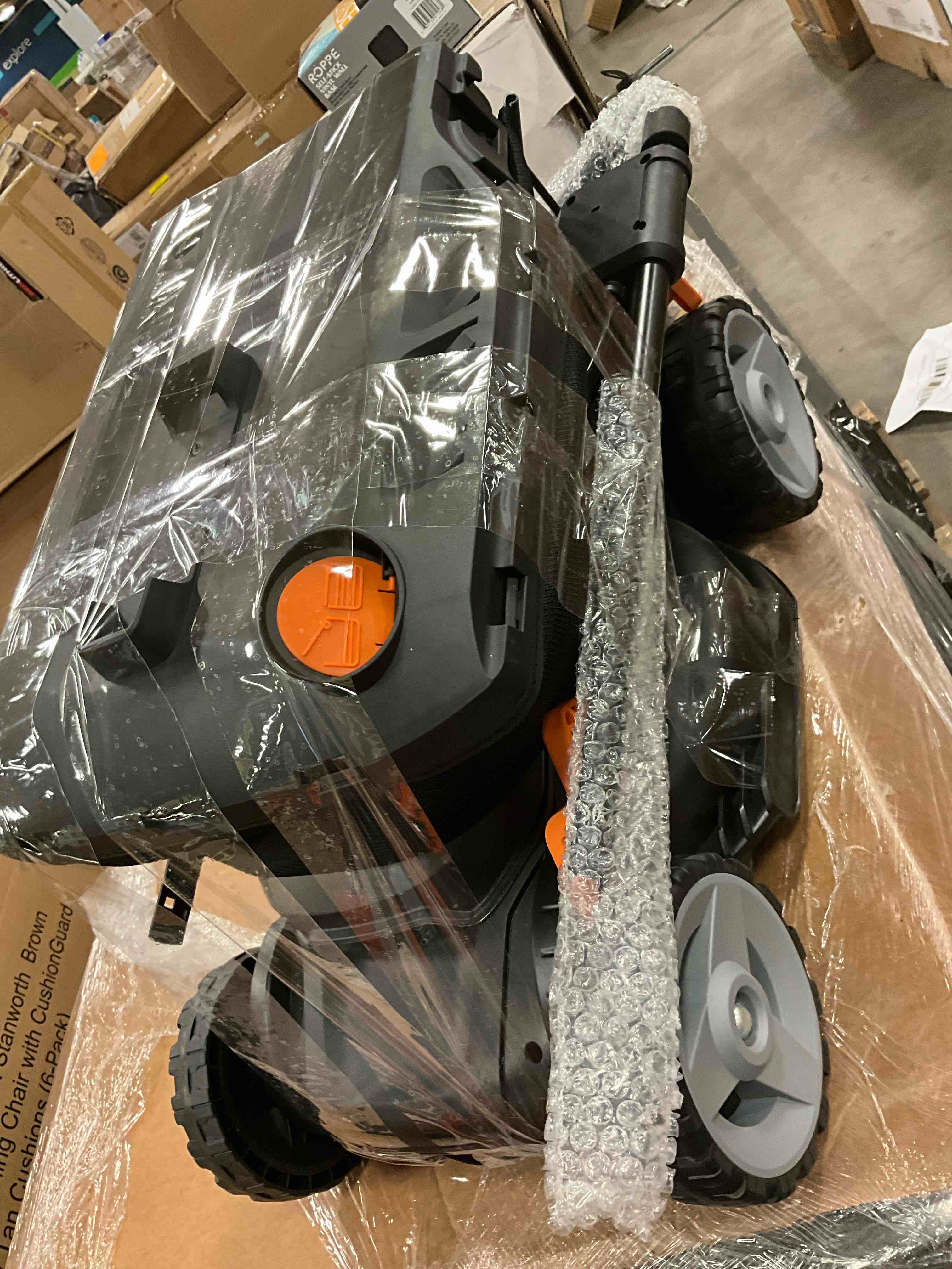 https://s3.amazonaws.com/lotting-images-prod/bidfta/YEL6329527_1714672867601.jpeg