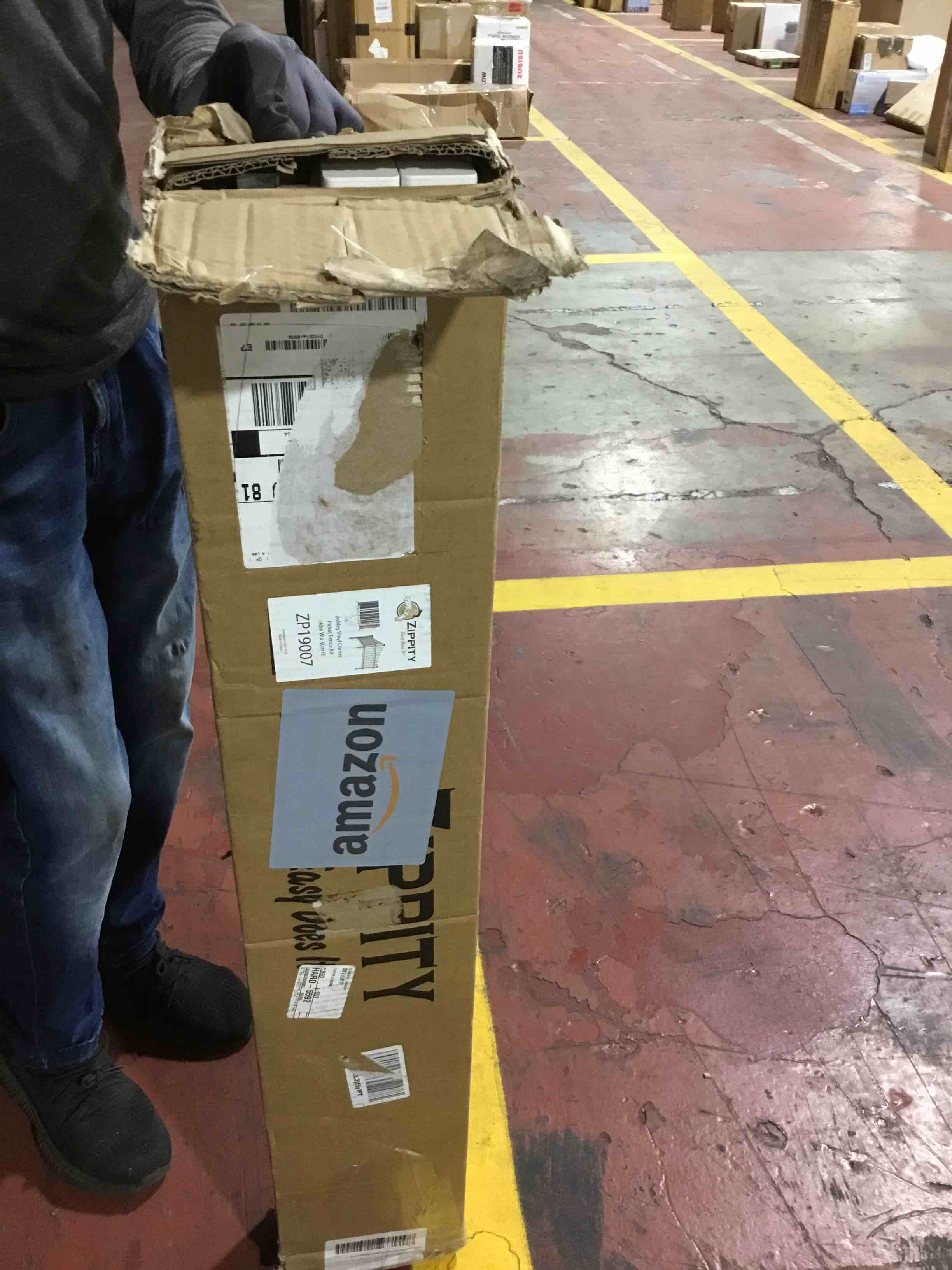 https://s3.amazonaws.com/lotting-images-prod/bidfta/YEL6332258_1714998892426.jpeg