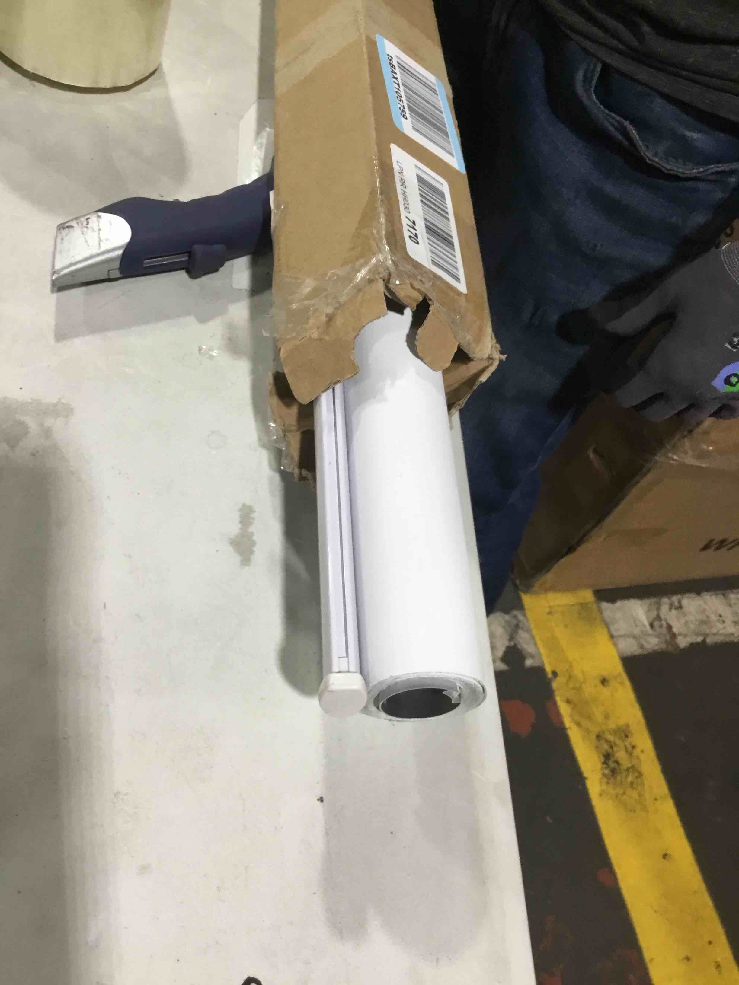 https://s3.amazonaws.com/lotting-images-prod/bidfta/YEL6332531_1715185428507.jpeg