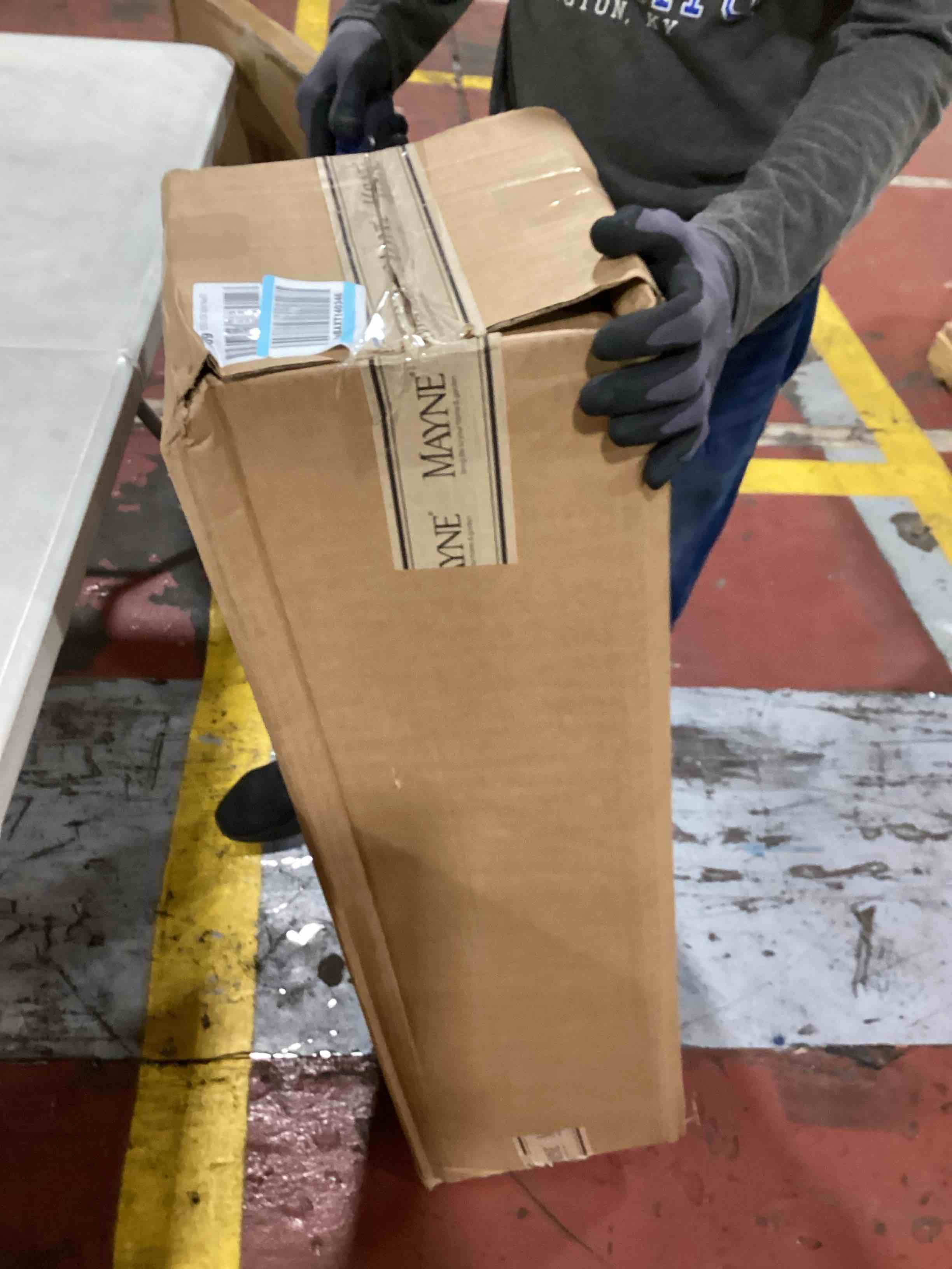 https://s3.amazonaws.com/lotting-images-prod/bidfta/YEL6332578_1715258304438.jpeg