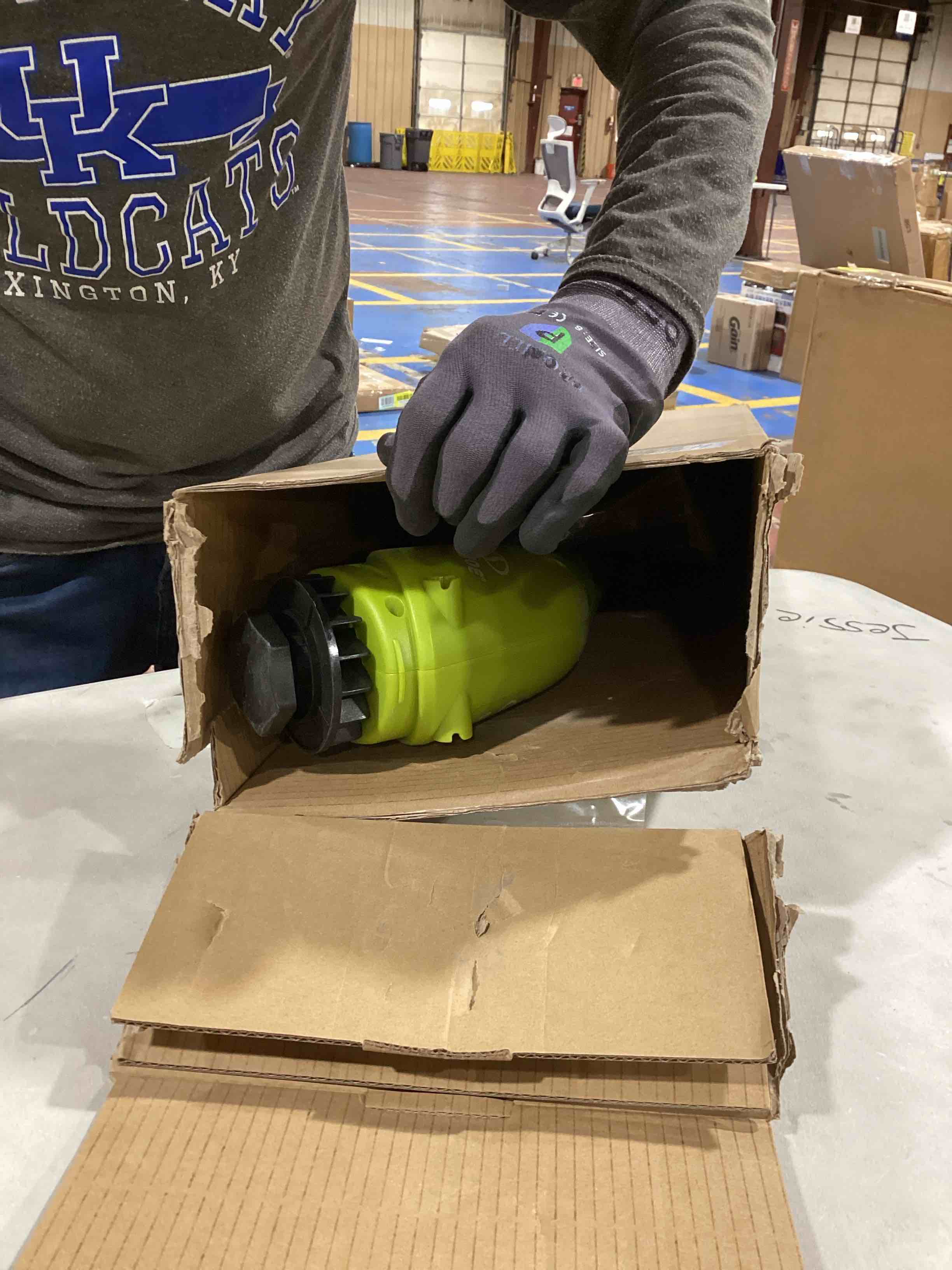 https://s3.amazonaws.com/lotting-images-prod/bidfta/YEL6332584_1715257196572.jpeg