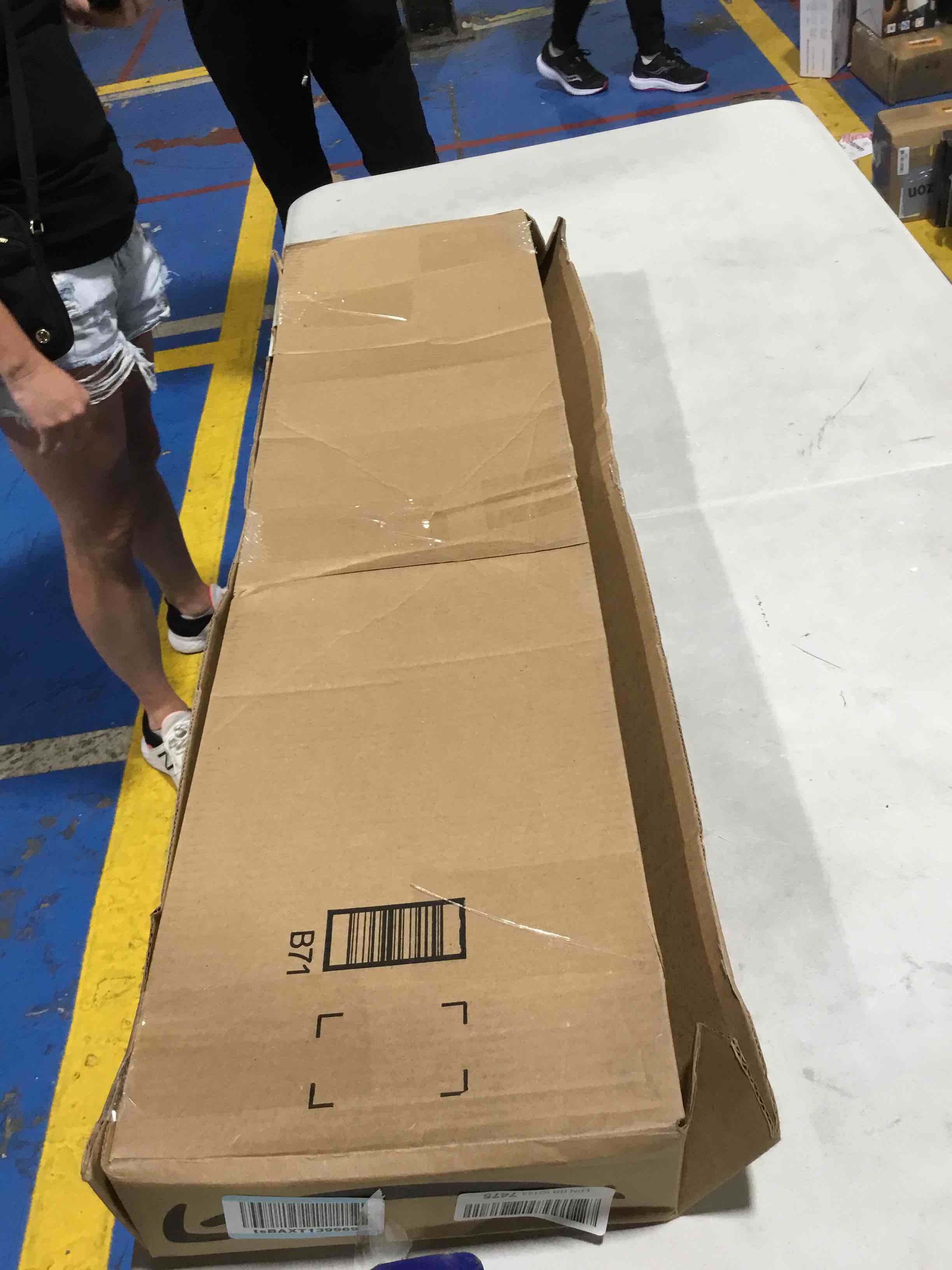 https://s3.amazonaws.com/lotting-images-prod/bidfta/YEL6333027_1715710108959.jpeg