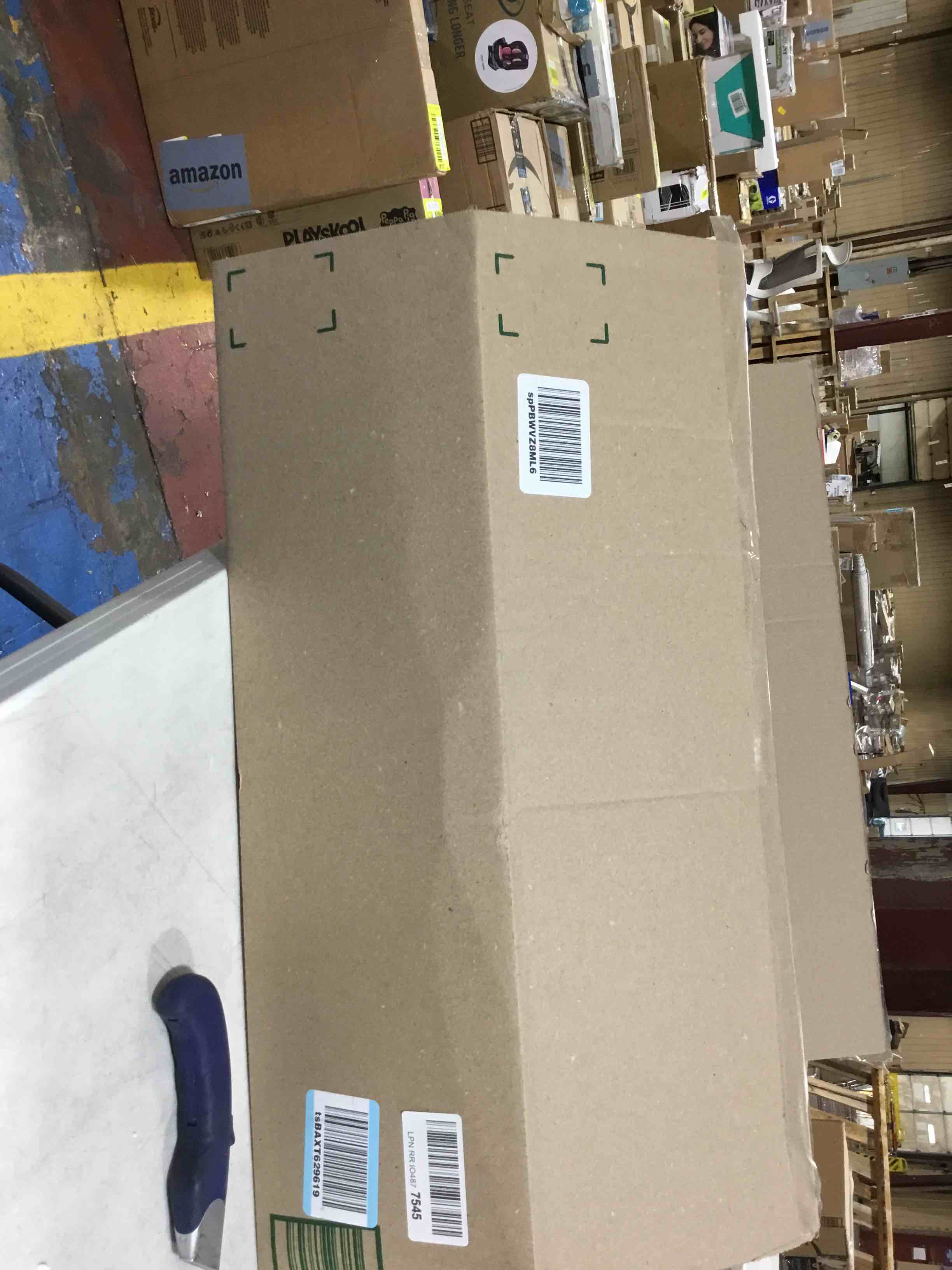 https://s3.amazonaws.com/lotting-images-prod/bidfta/YEL6337001_1713536458515.jpeg