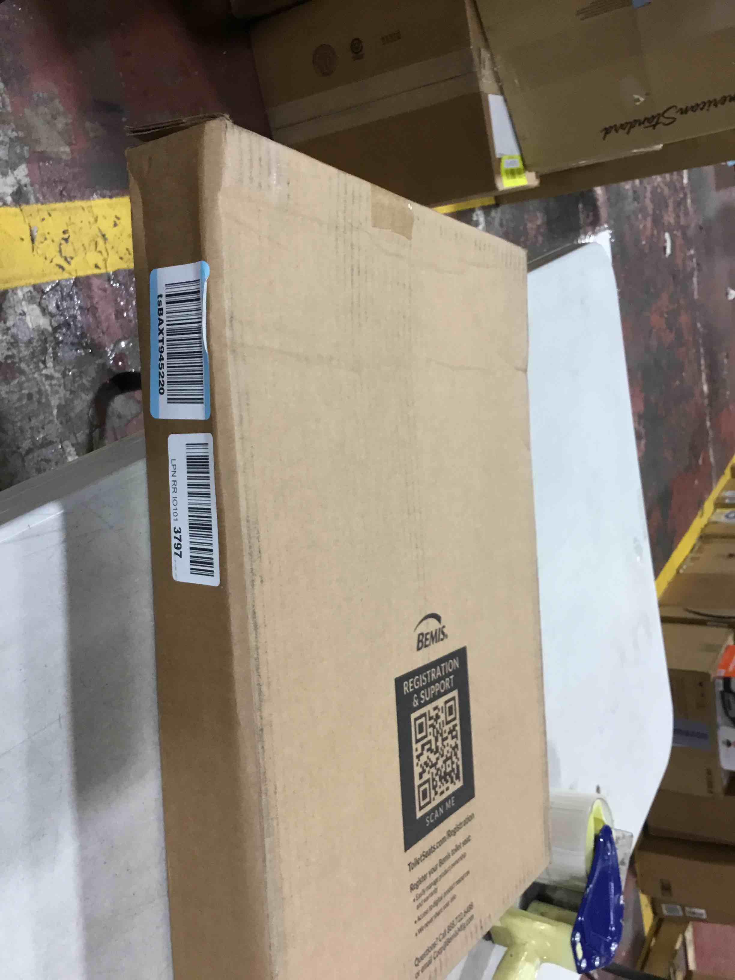 https://s3.amazonaws.com/lotting-images-prod/bidfta/YEL6337011_1713533742301.jpeg