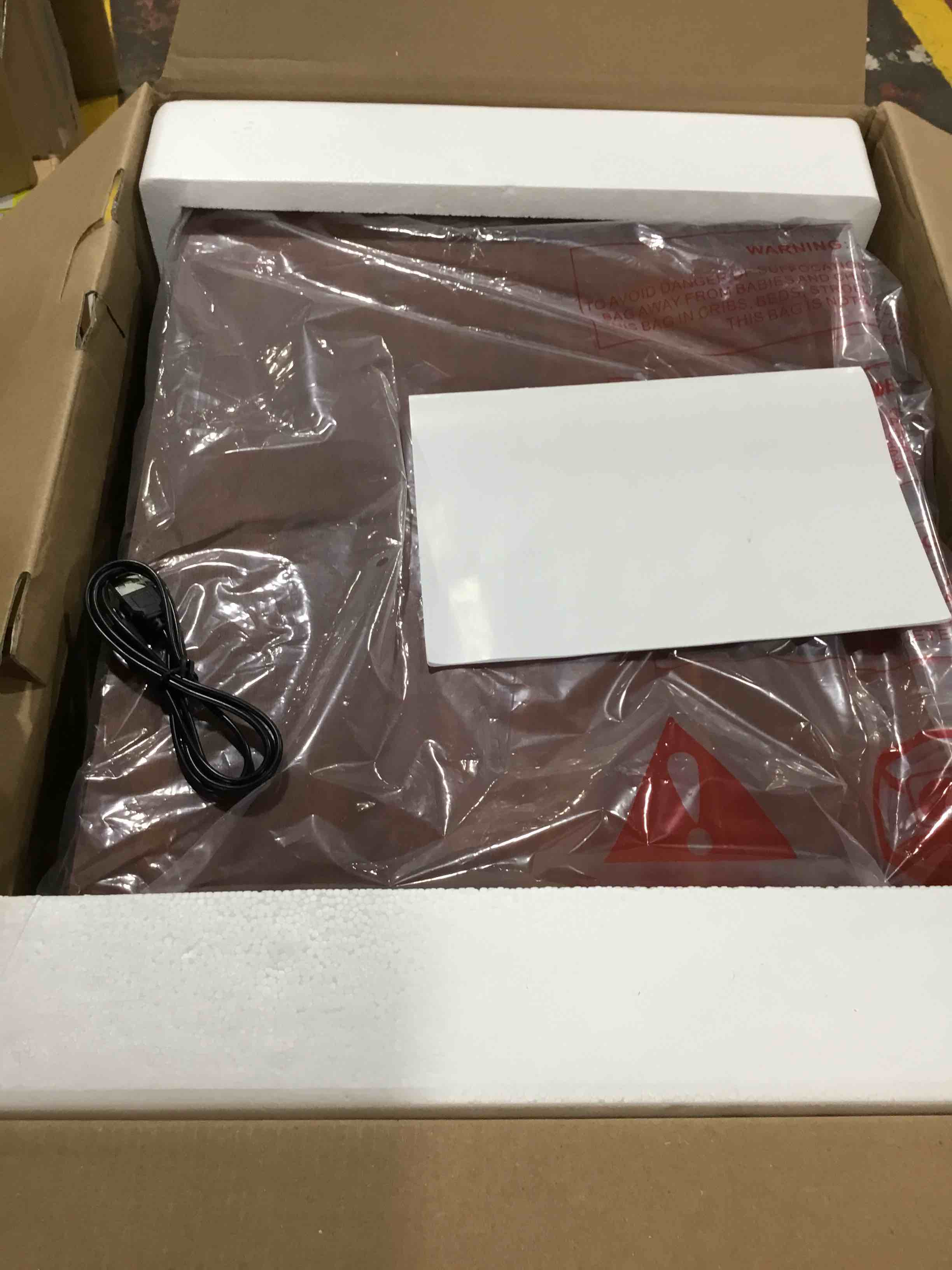 https://s3.amazonaws.com/lotting-images-prod/bidfta/YEL6337013_1713533946199.jpeg