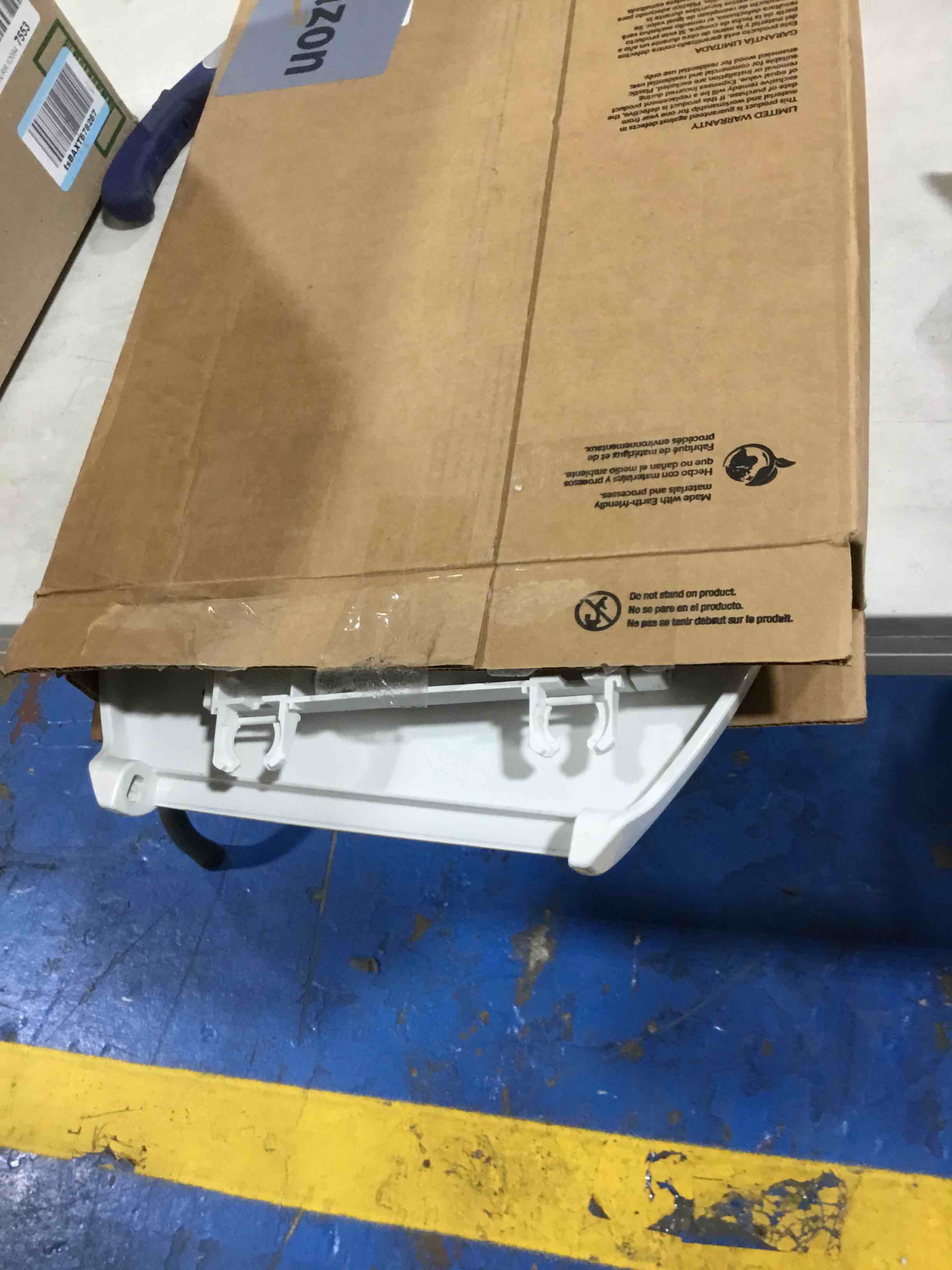 https://s3.amazonaws.com/lotting-images-prod/bidfta/YEL6337018_1713535201969.jpeg