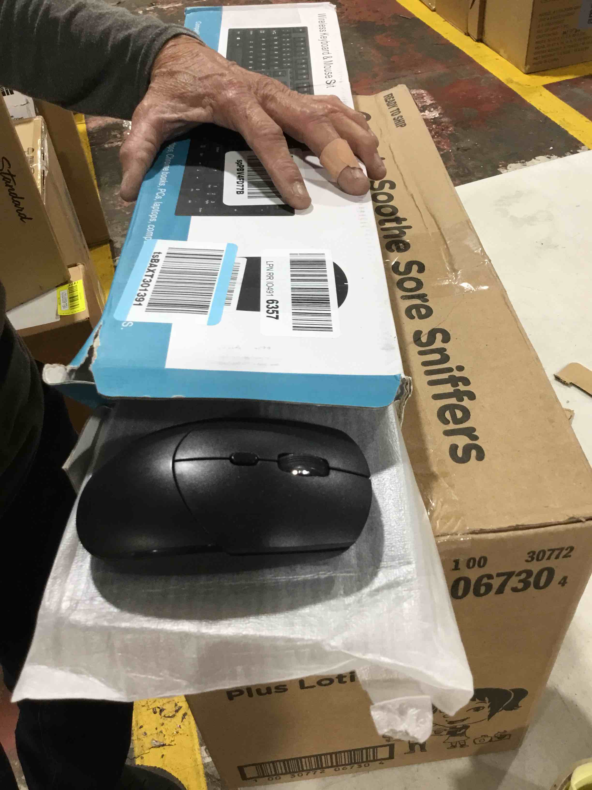 https://s3.amazonaws.com/lotting-images-prod/bidfta/YEL6337025_1713533286070.jpeg