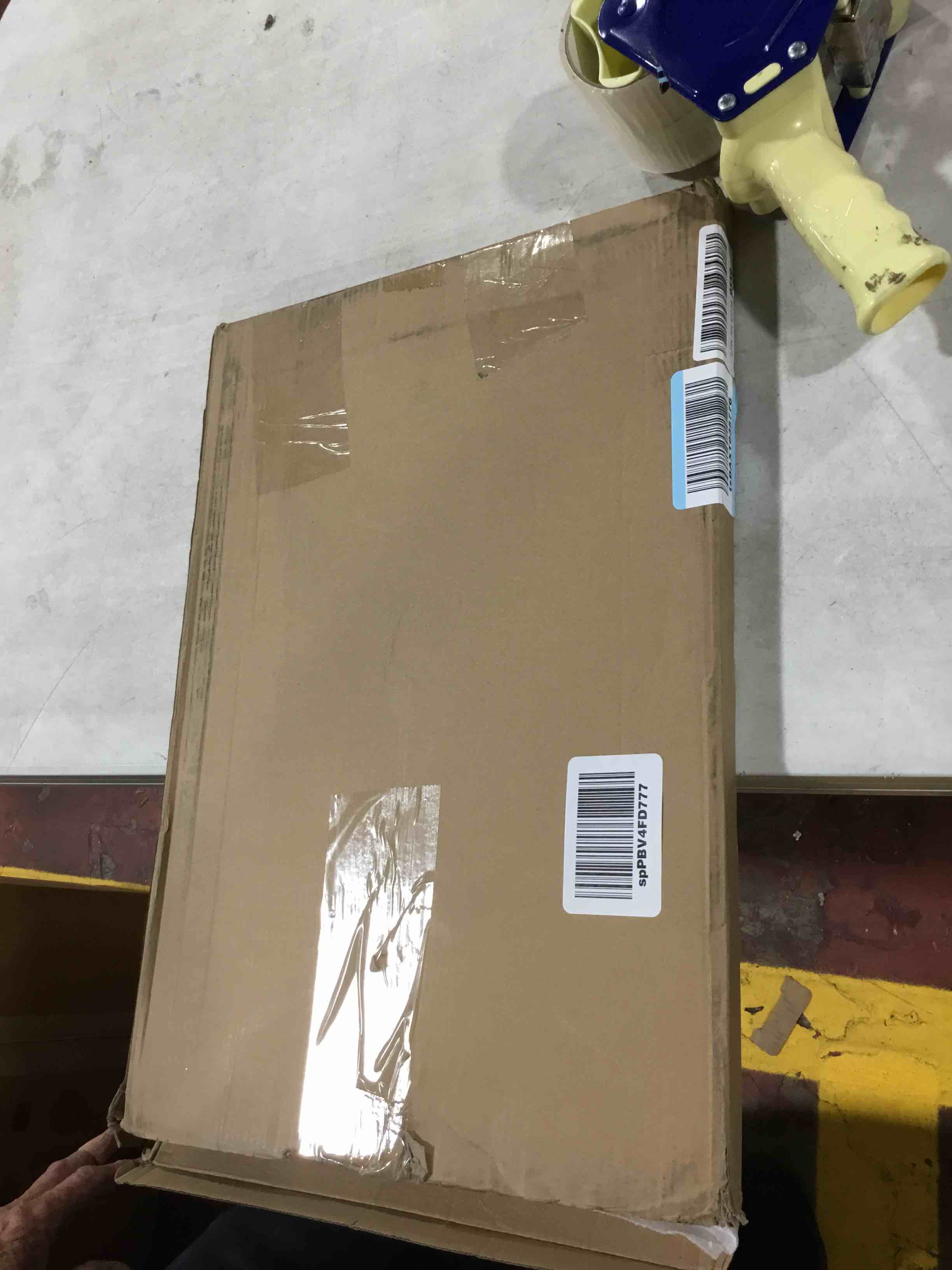 https://s3.amazonaws.com/lotting-images-prod/bidfta/YEL6337028_1713533506859.jpeg