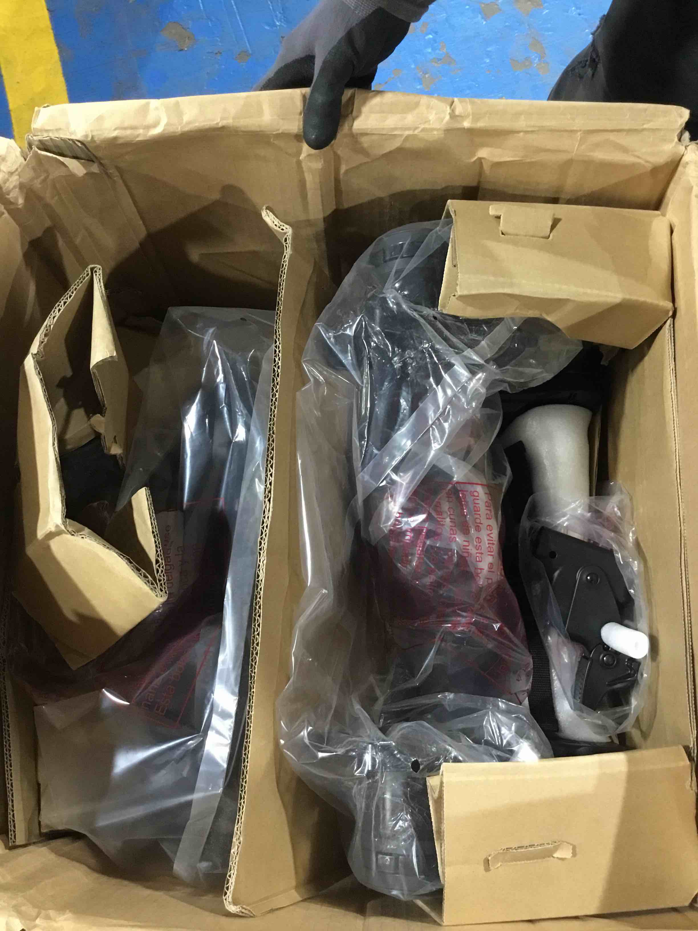 https://s3.amazonaws.com/lotting-images-prod/bidfta/YEL6342001_1716982865343.jpeg